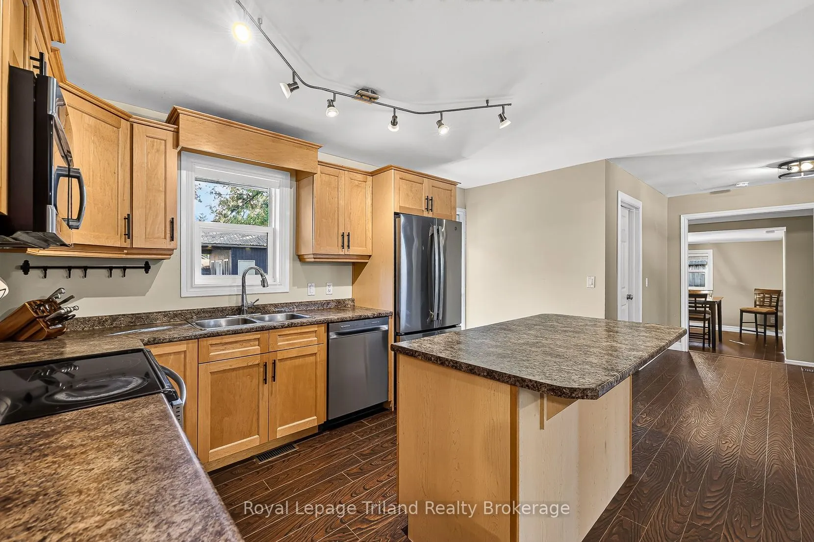 173 Washington Street W