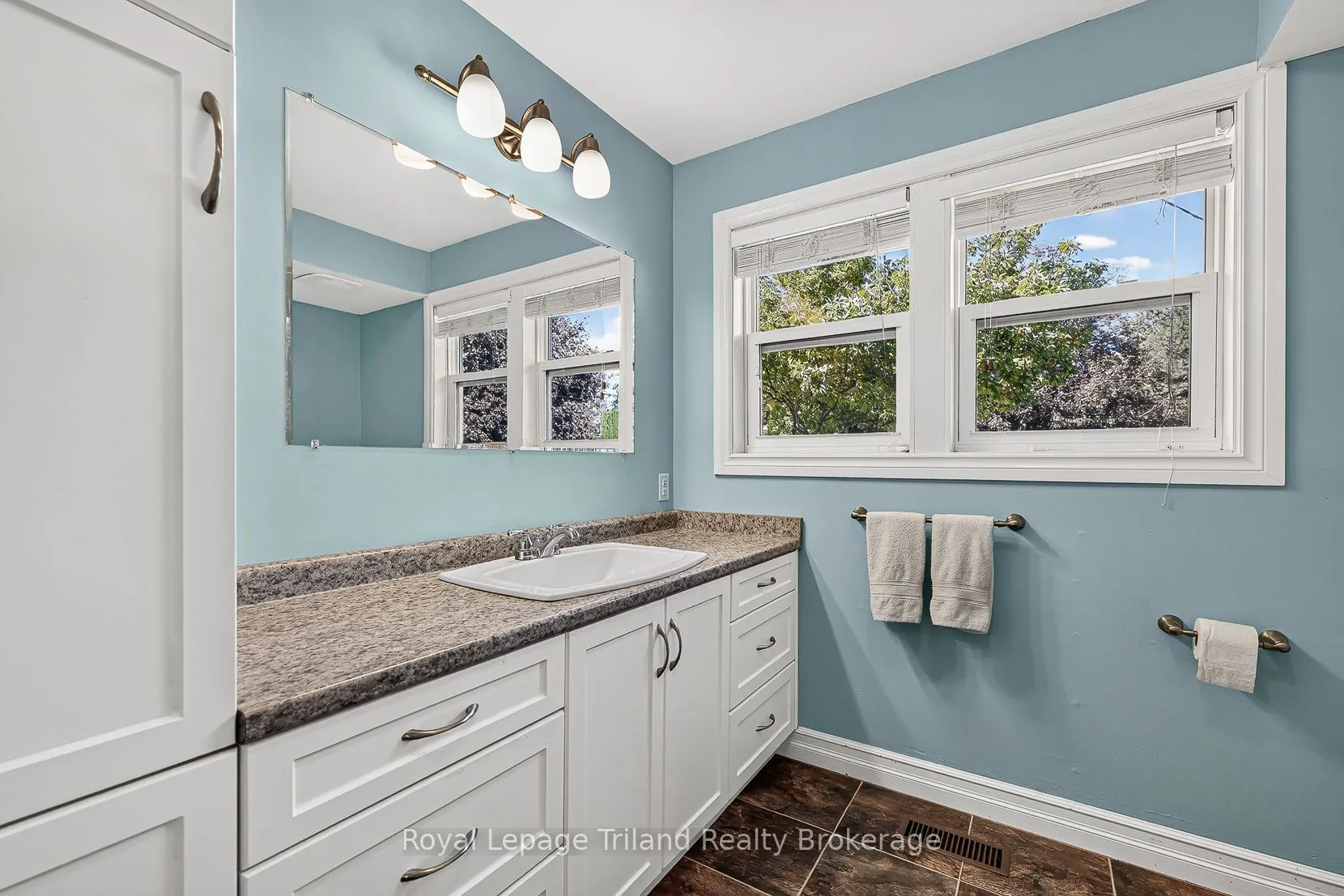 173 Washington Street W