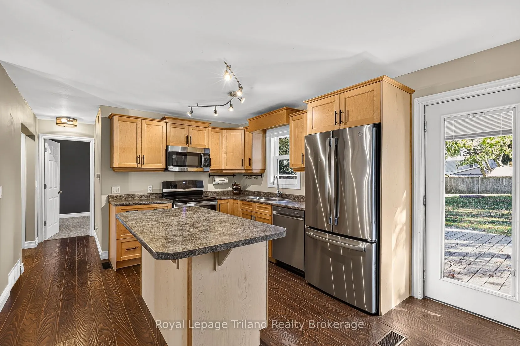 173 Washington Street W