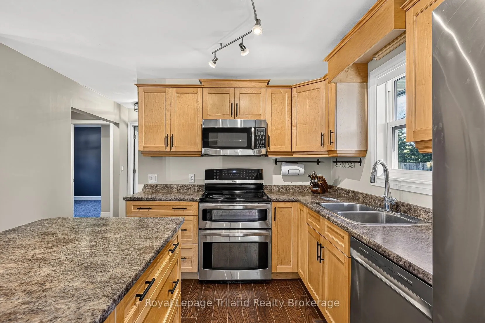 173 Washington Street W
