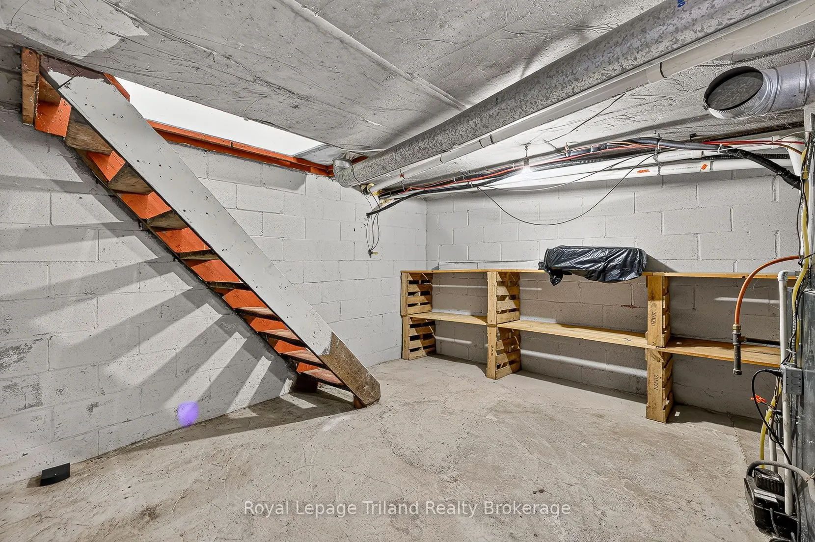 173 Washington Street W