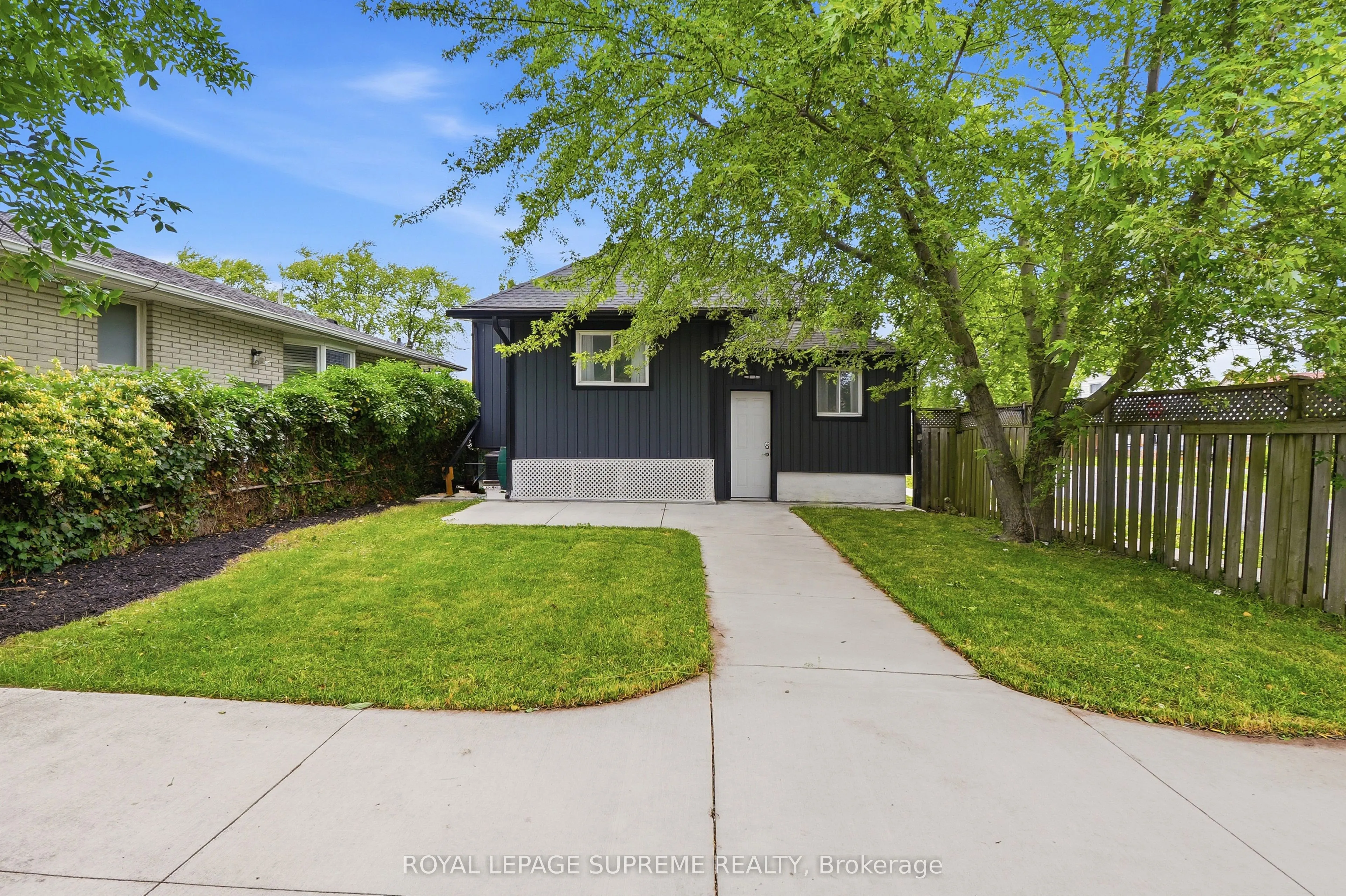 24 Alexandra Boulevard