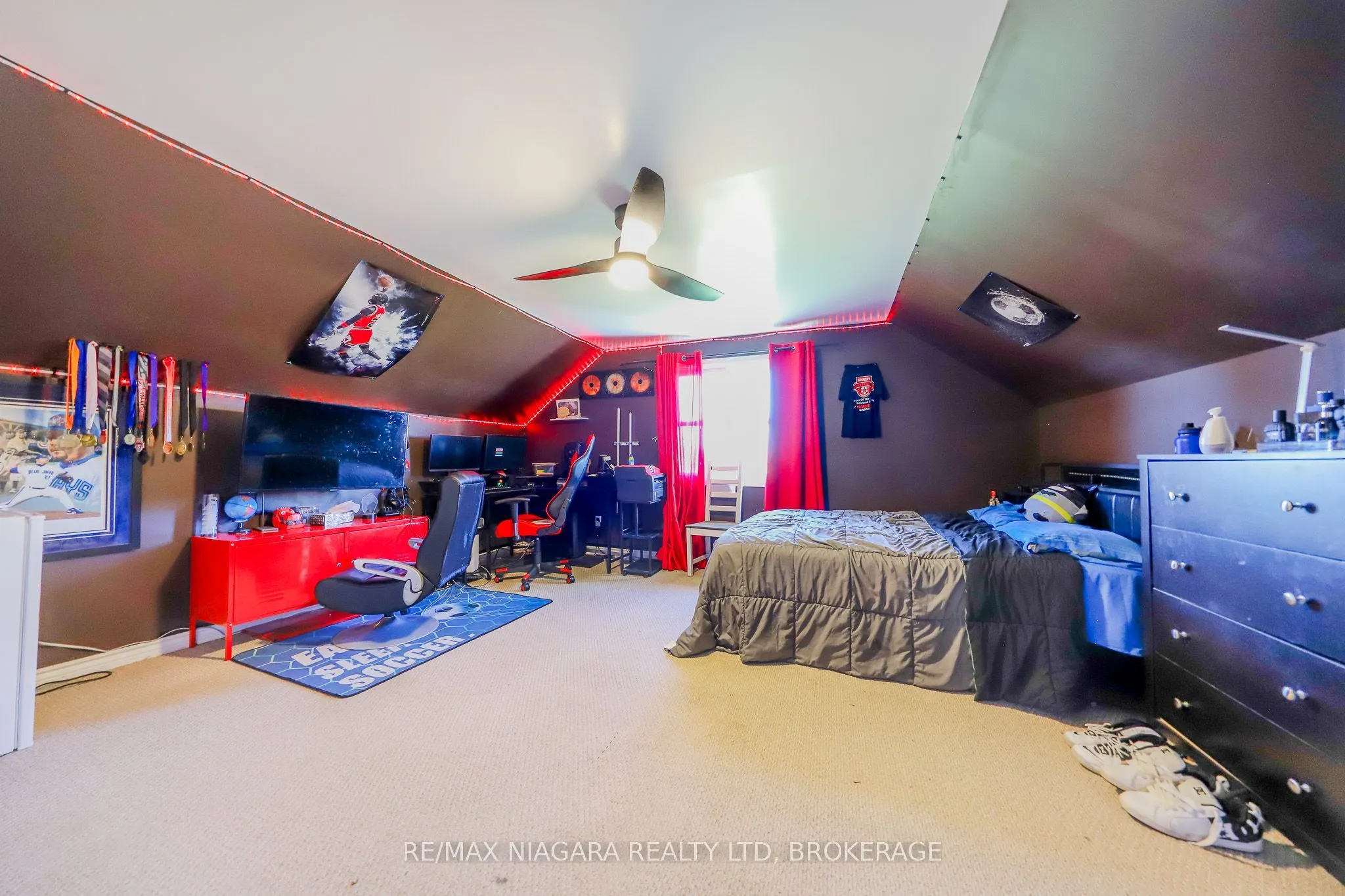 1091 Broad Street E