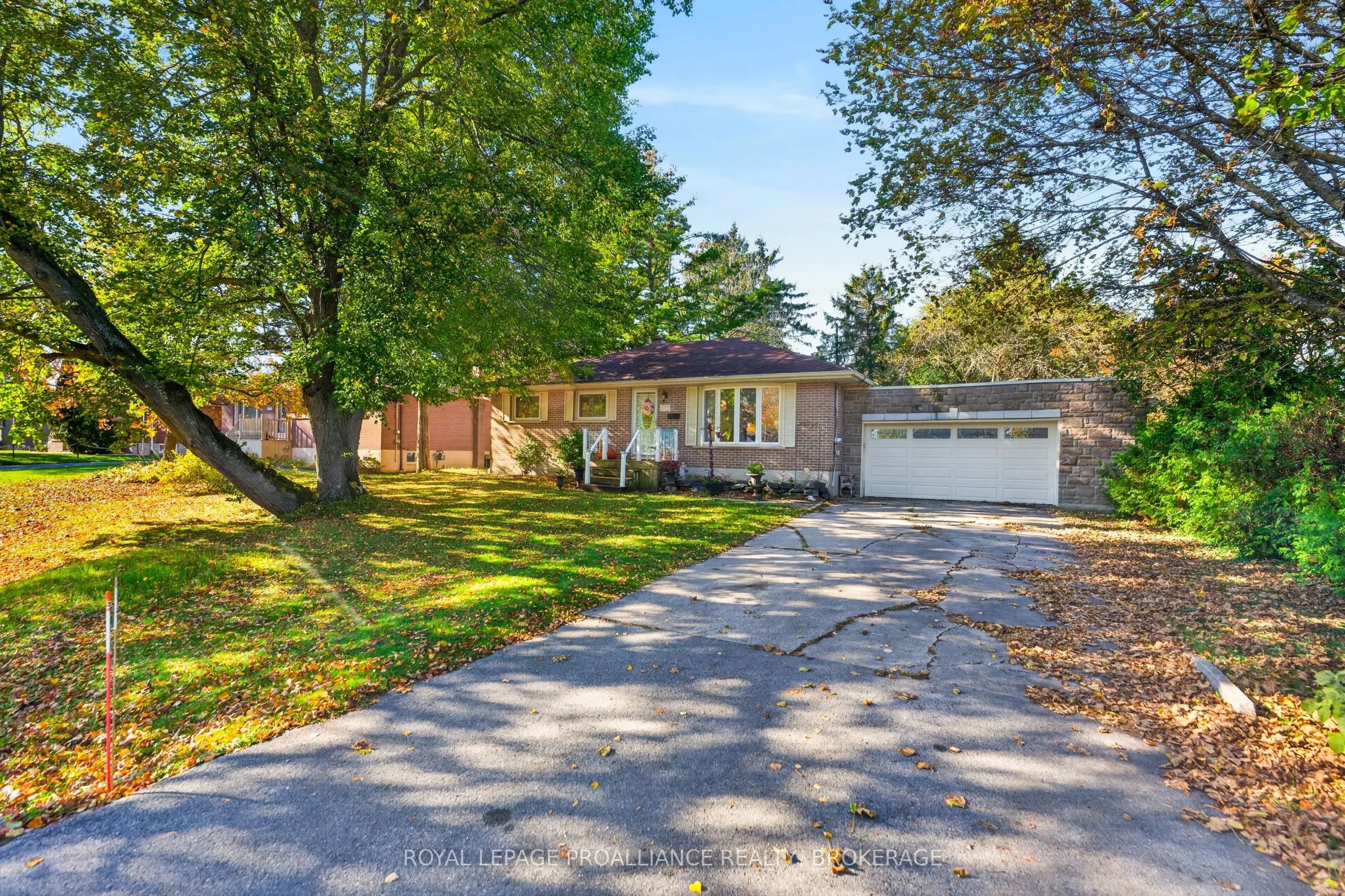 413 Maple Ridge Drive