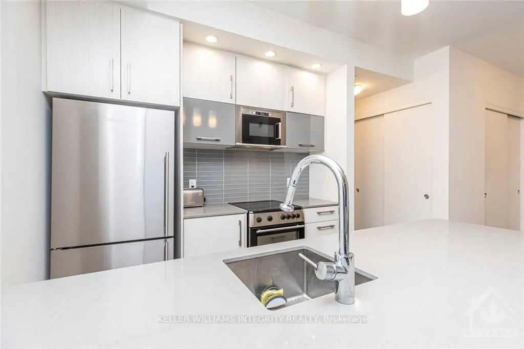 255 BAY Street #706