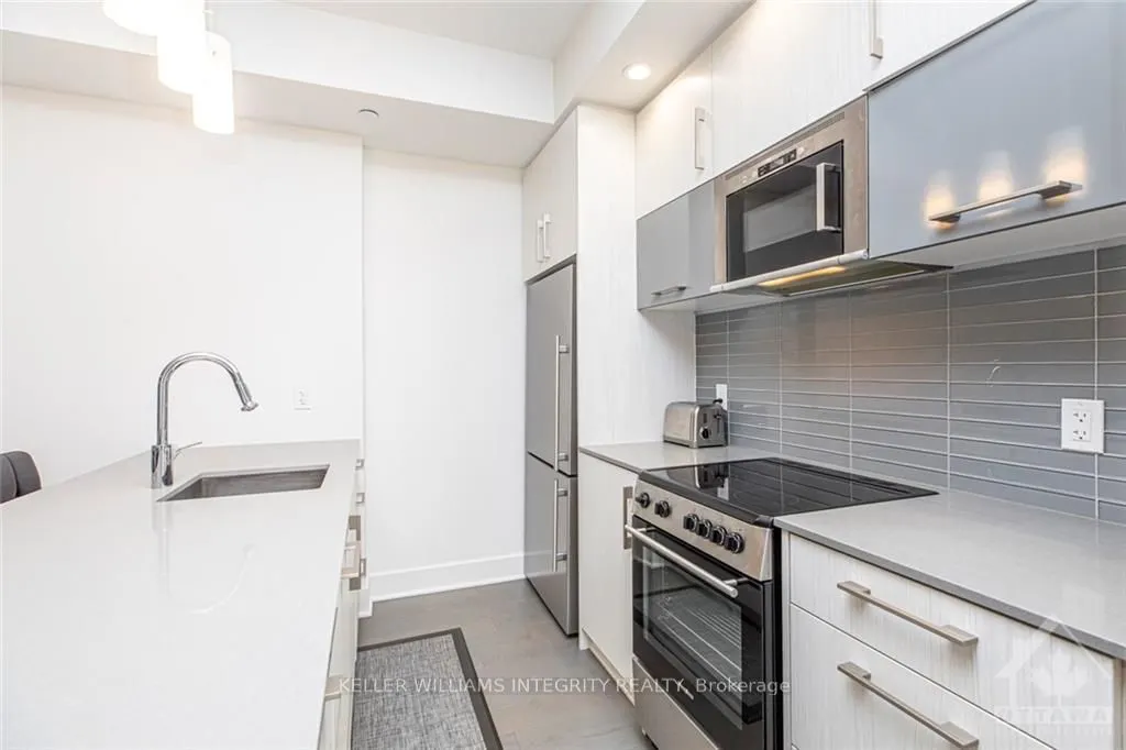 255 BAY Street #706