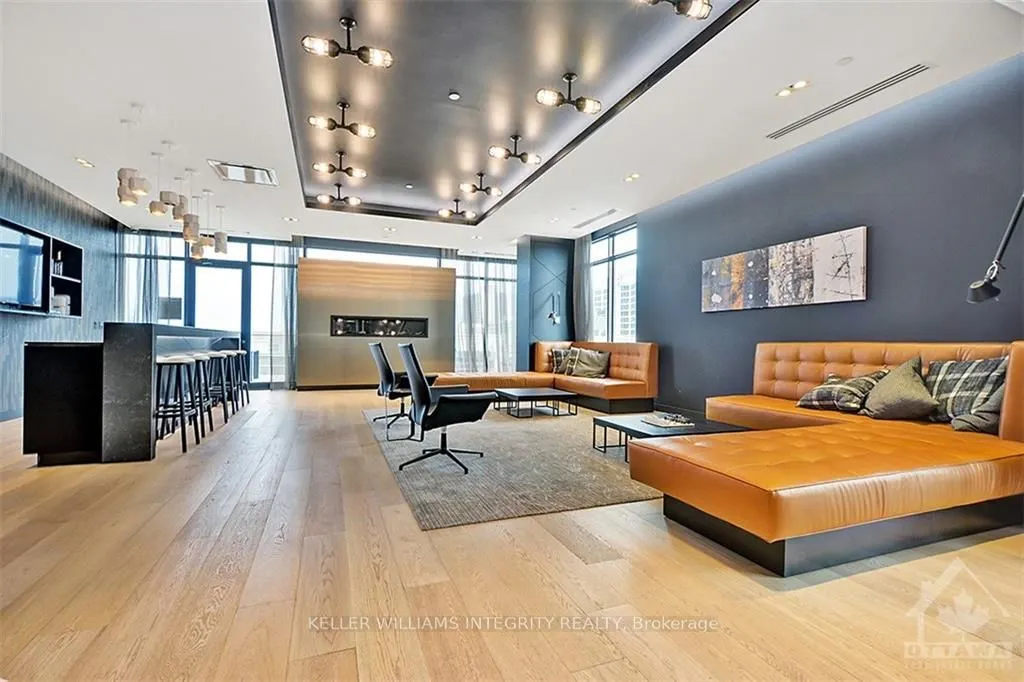 255 BAY Street #706