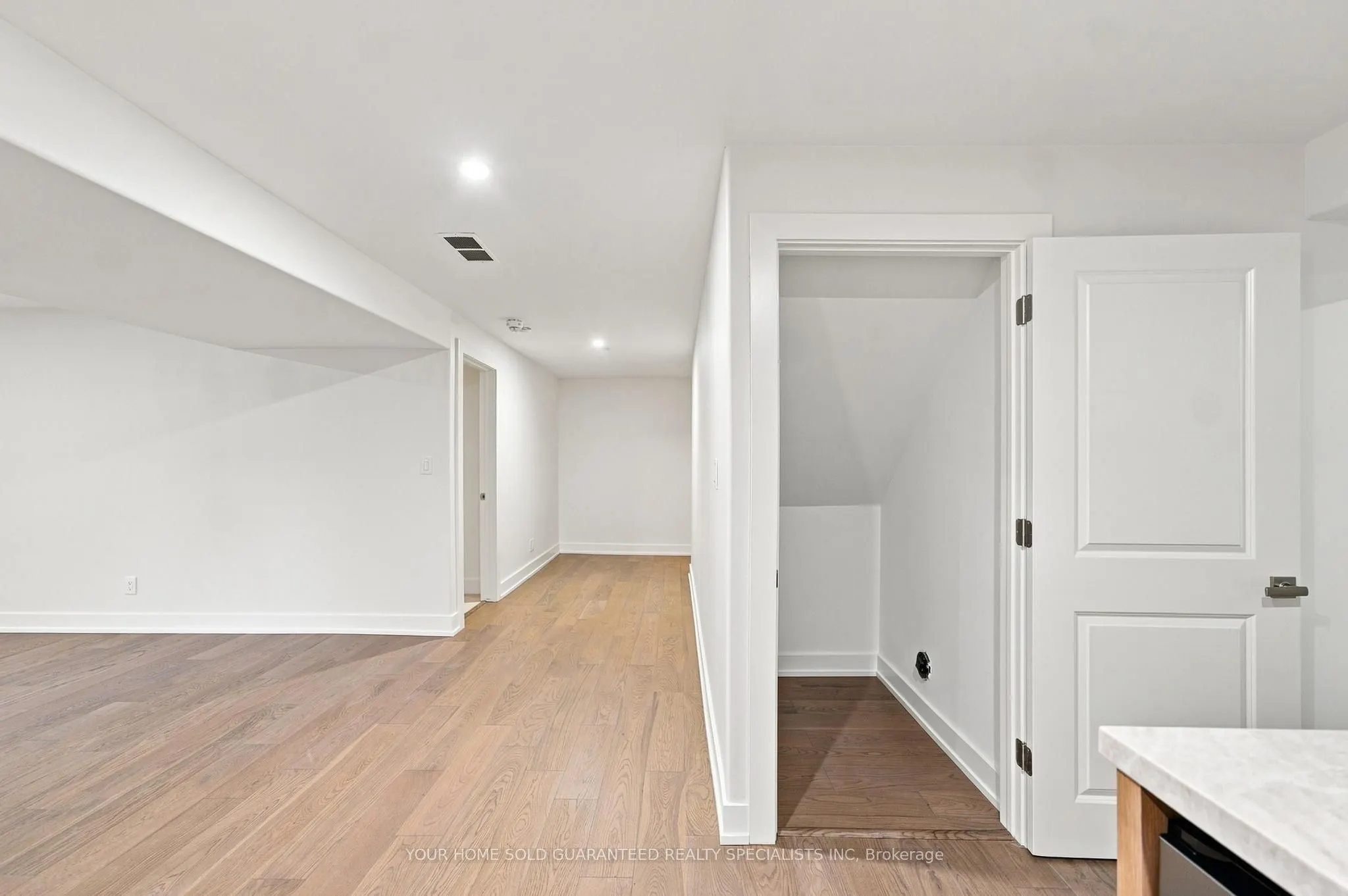 2 PROSPECT Lane #33