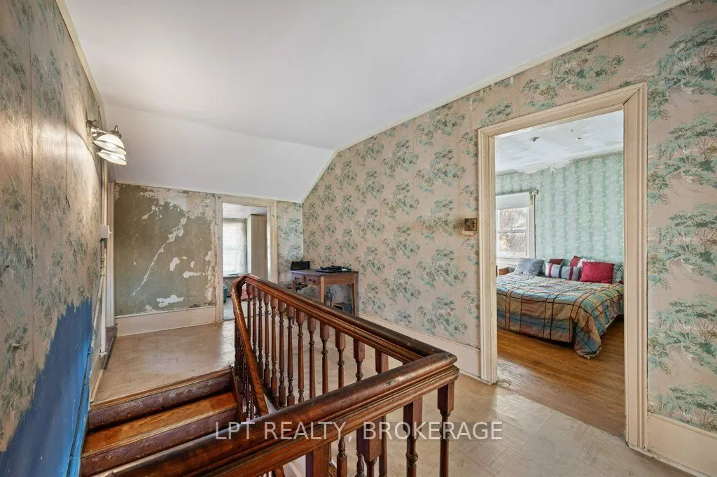 16 Westport Road