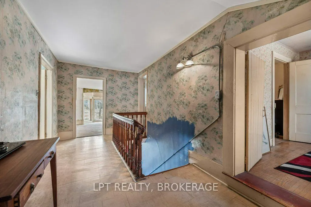 16 Westport Road