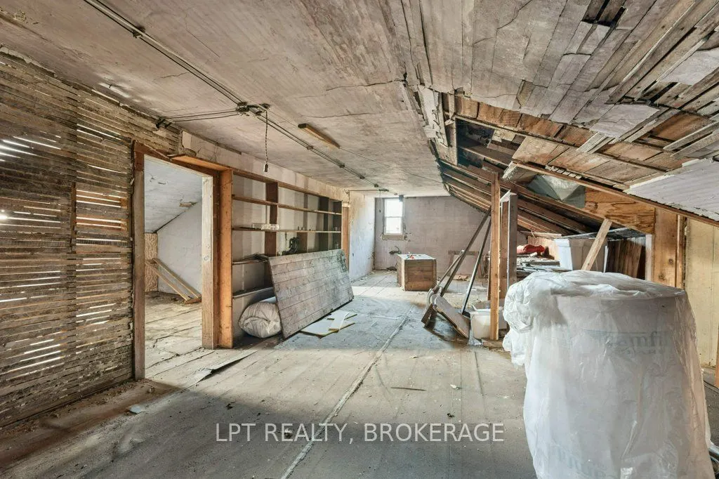 16 Westport Road