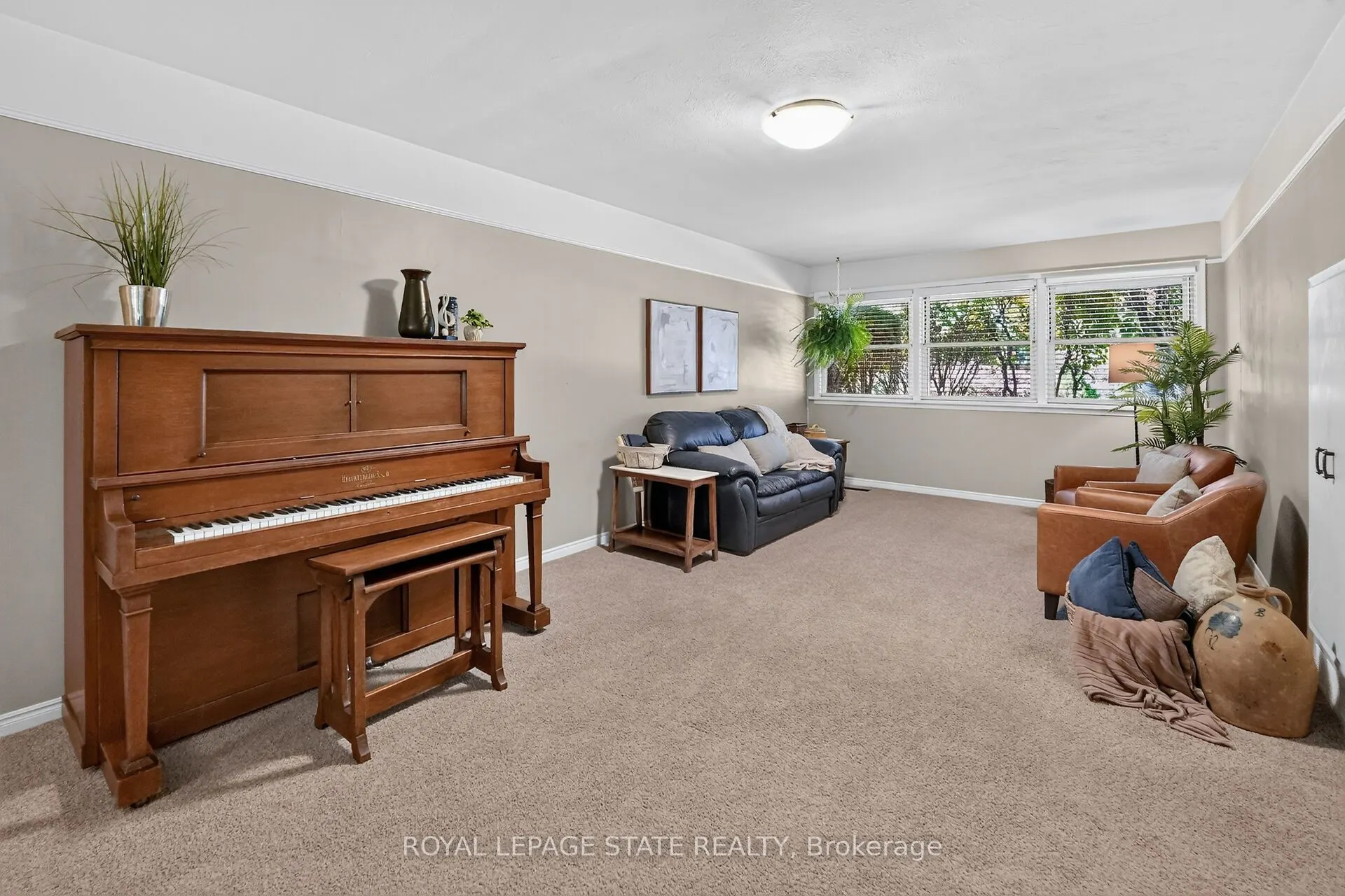 12 Baker Road N