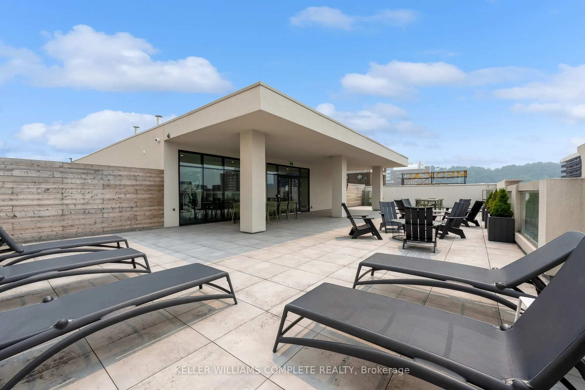 169 James Street S #804