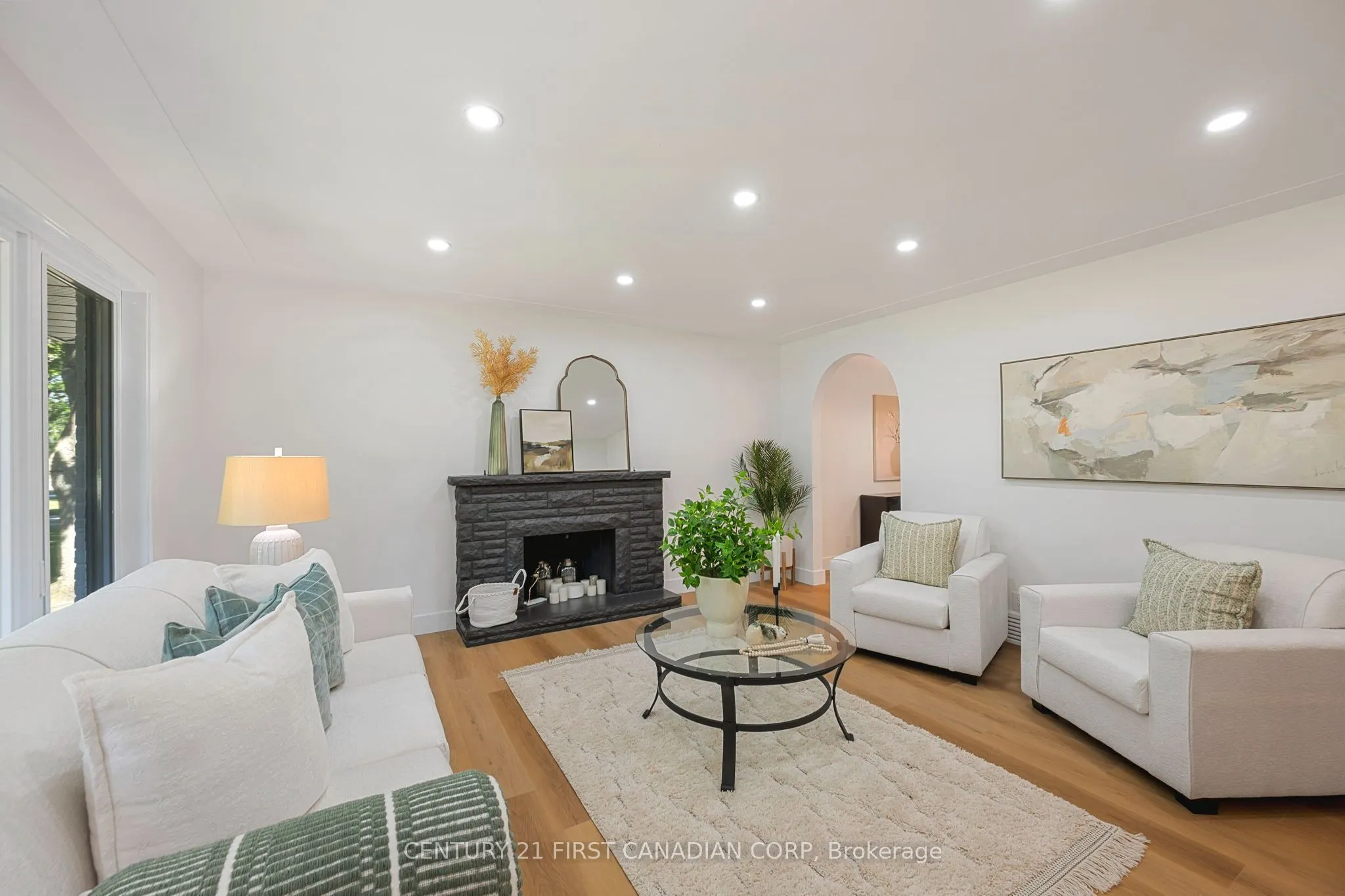 1492 North Vernon Avenue