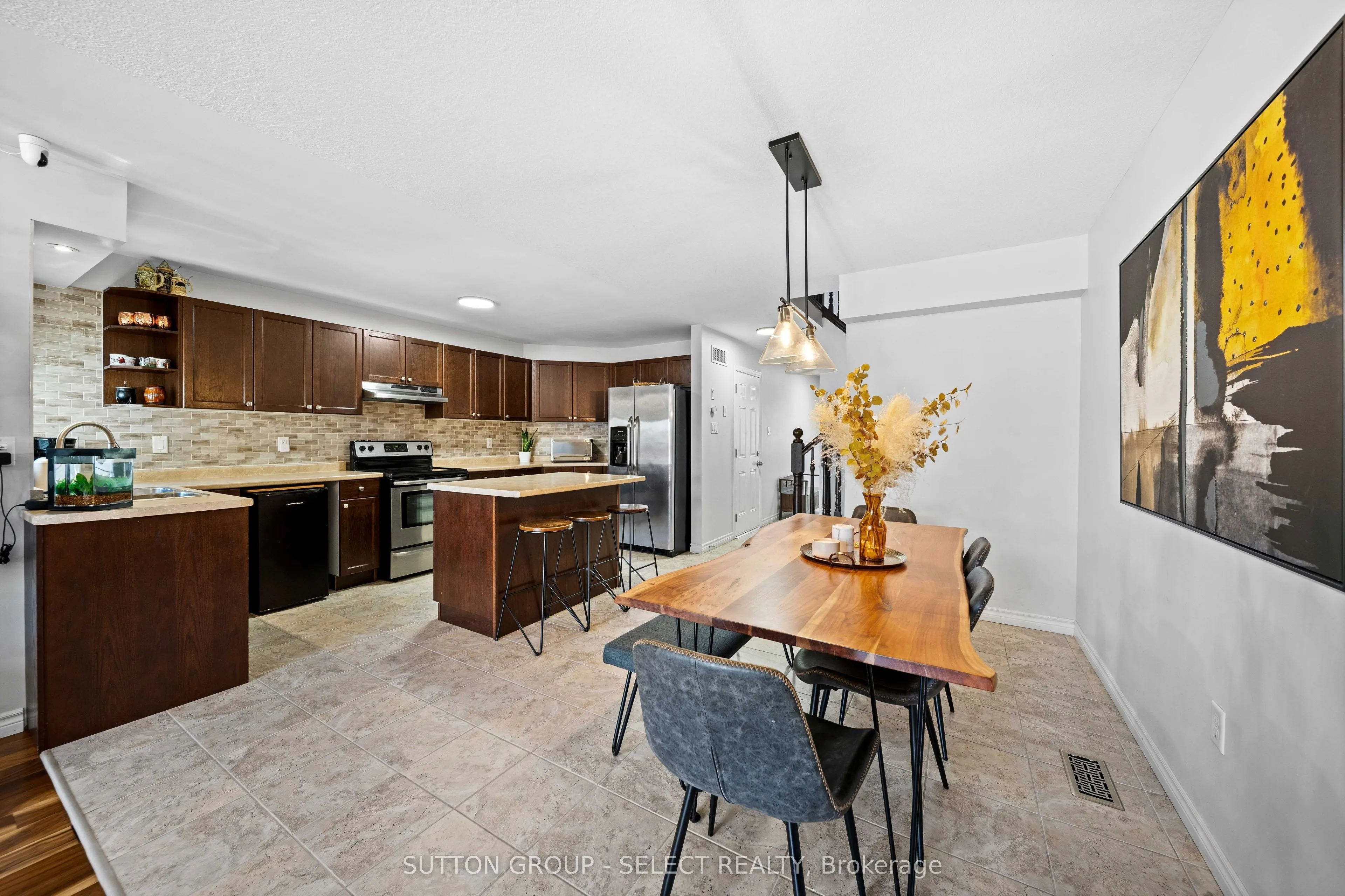 934 Silverfox Crescent