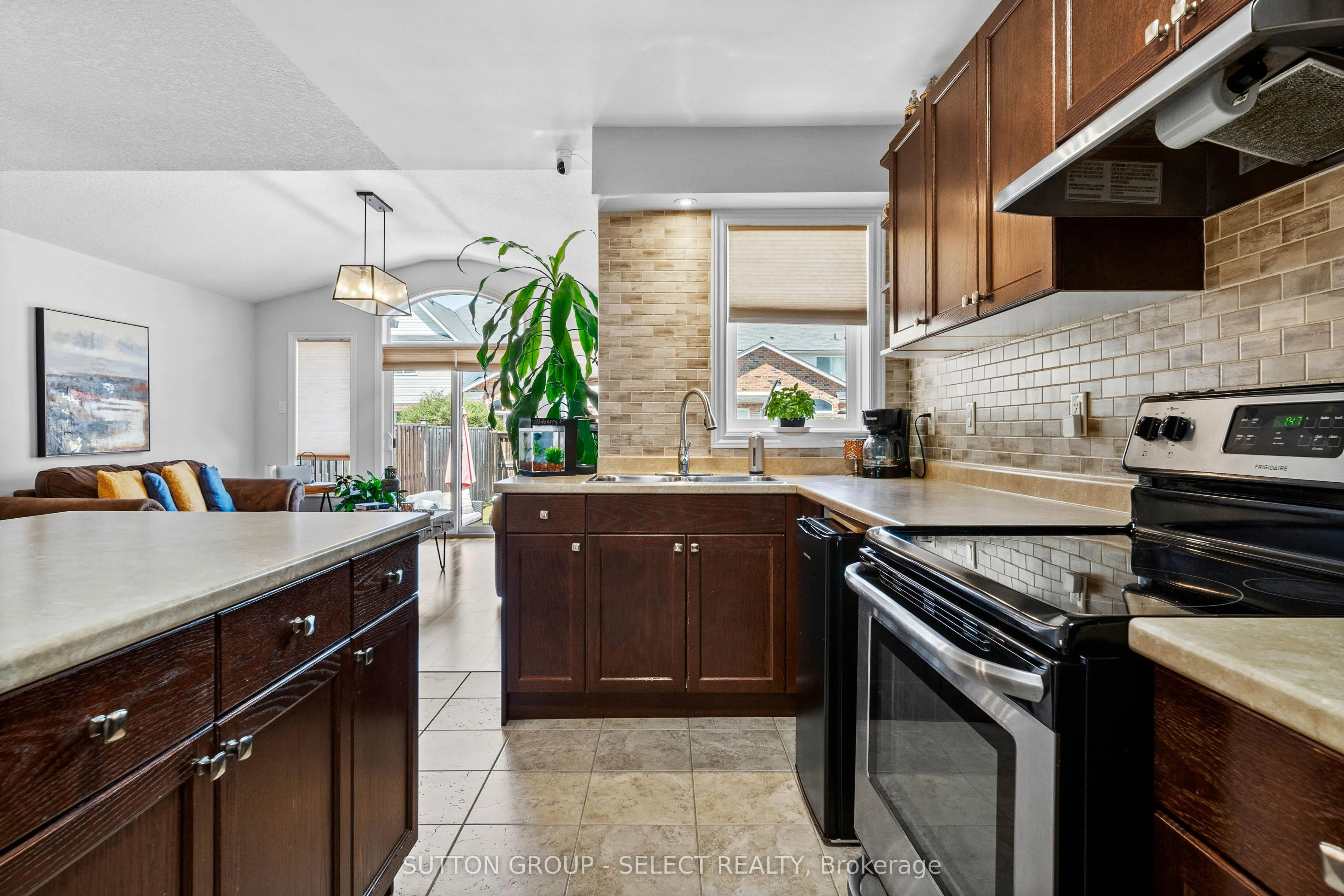 934 Silverfox Crescent