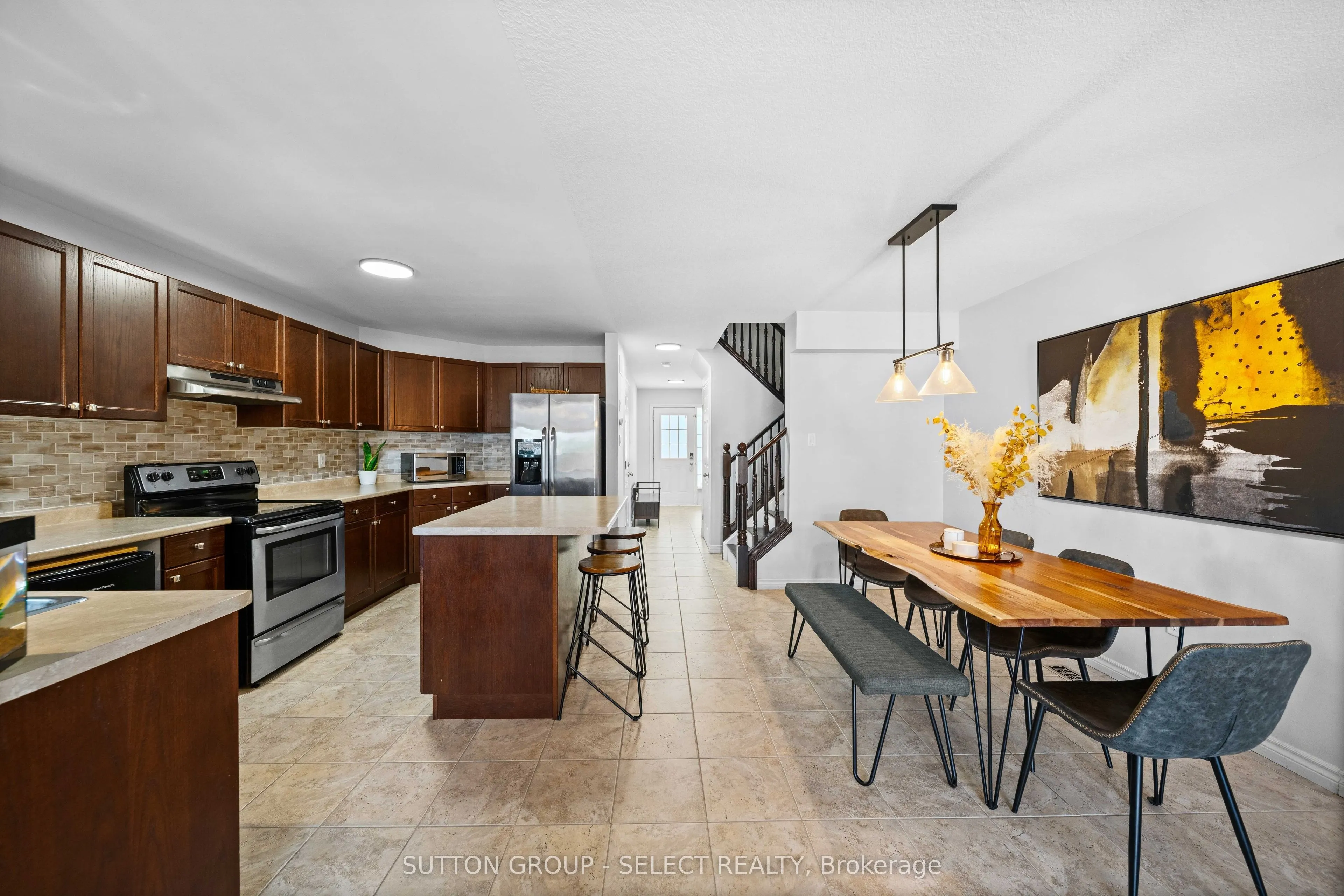 934 Silverfox Crescent