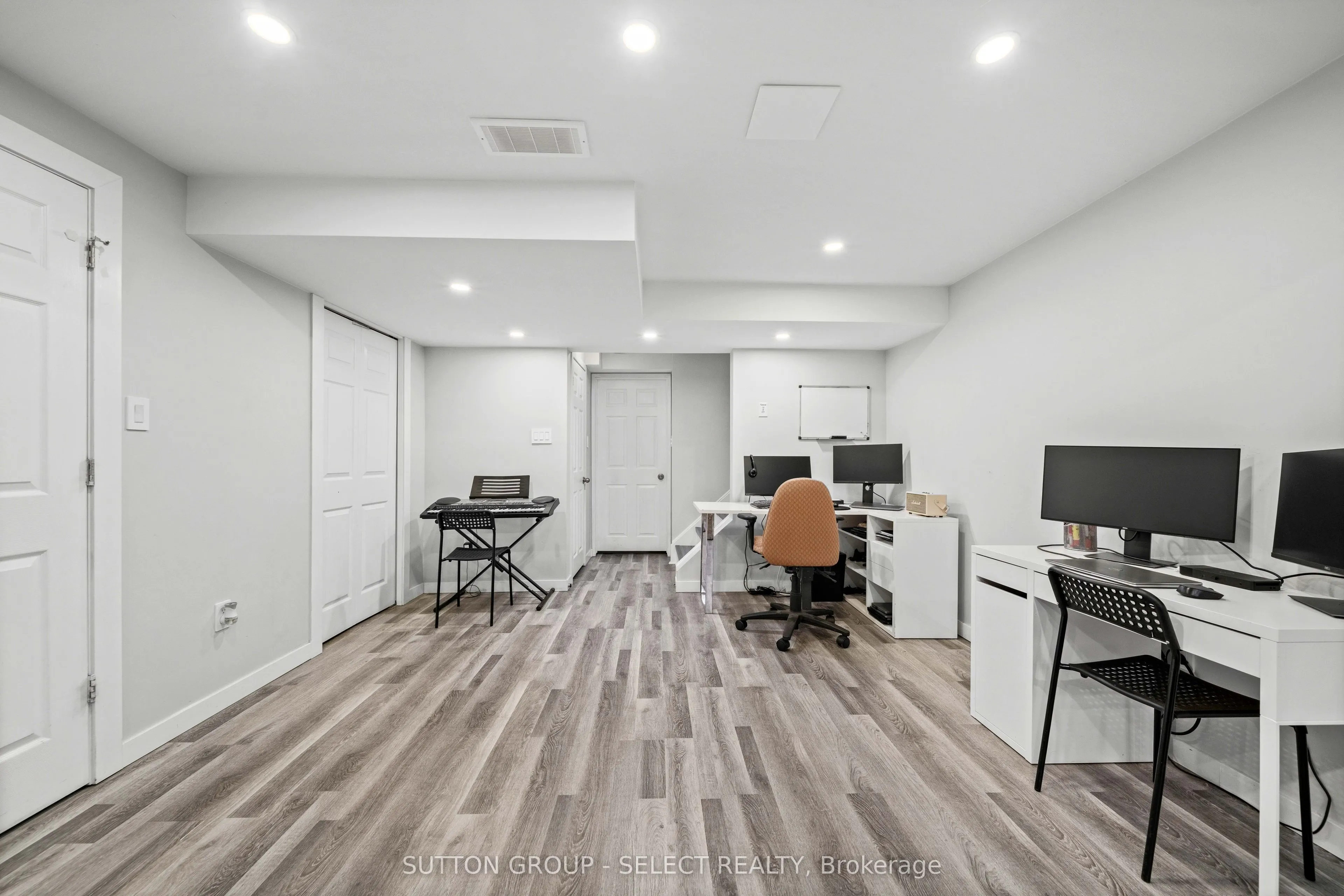 934 Silverfox Crescent