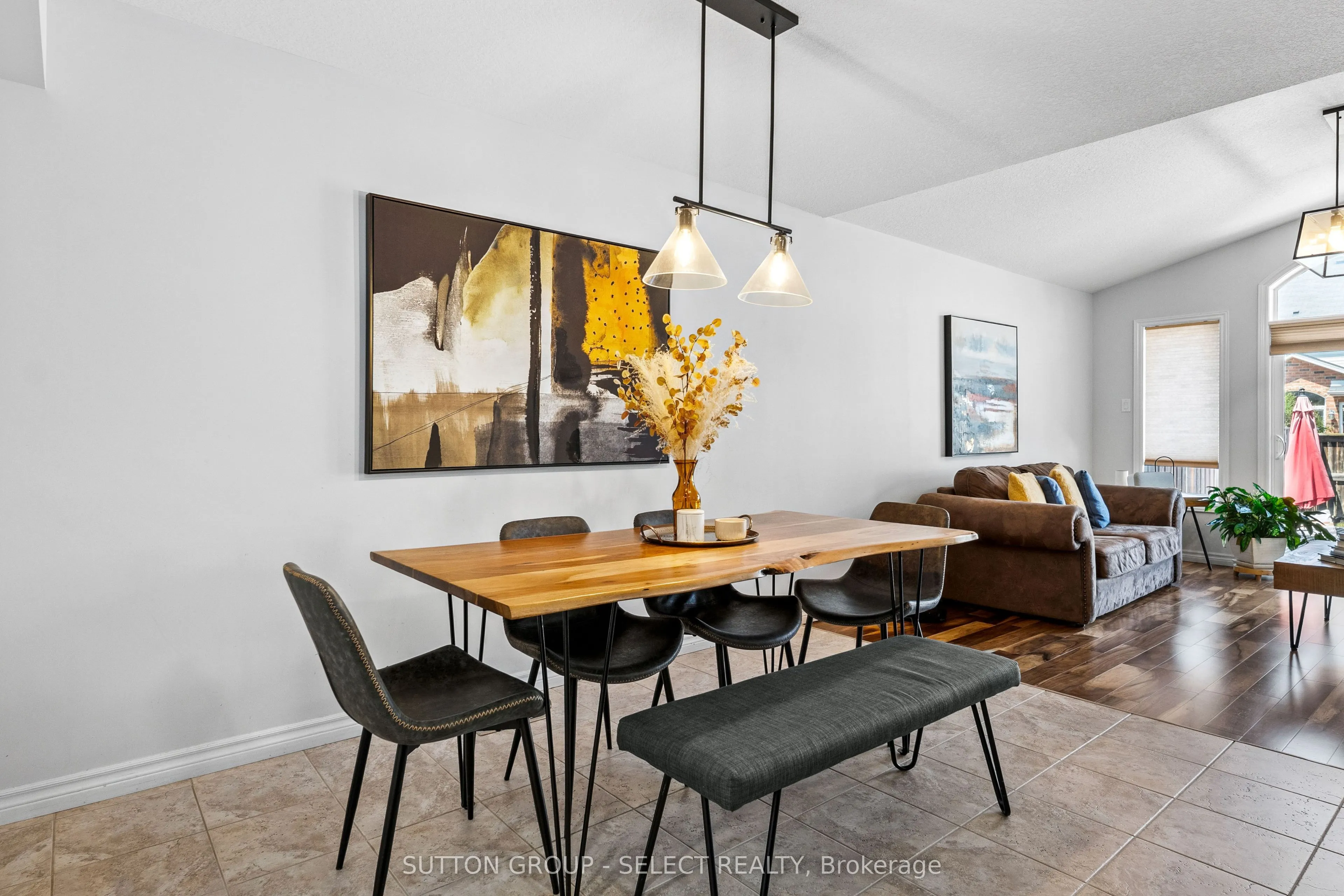934 Silverfox Crescent