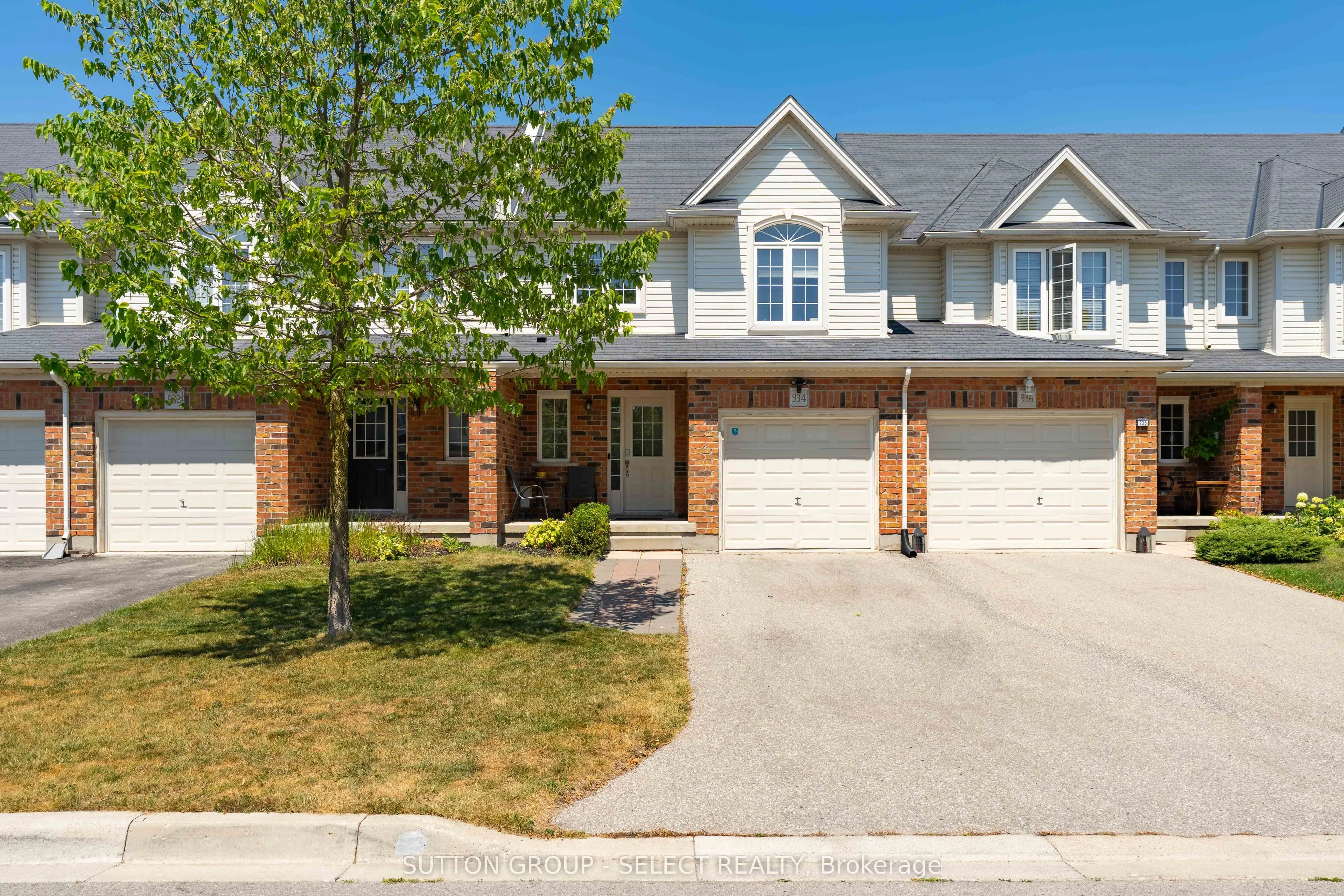 934 Silverfox Crescent