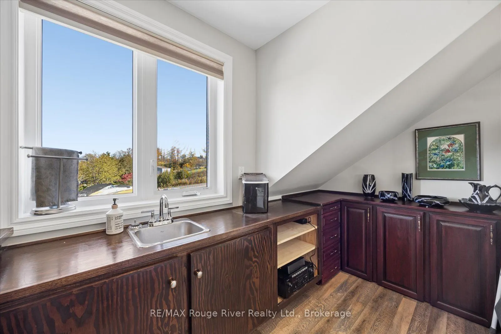 180 Grandview Drive