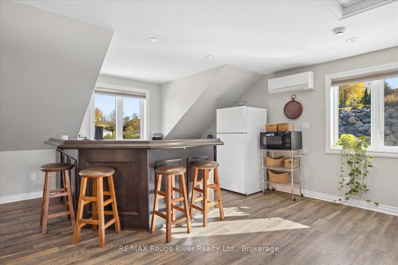 180 Grandview Drive
