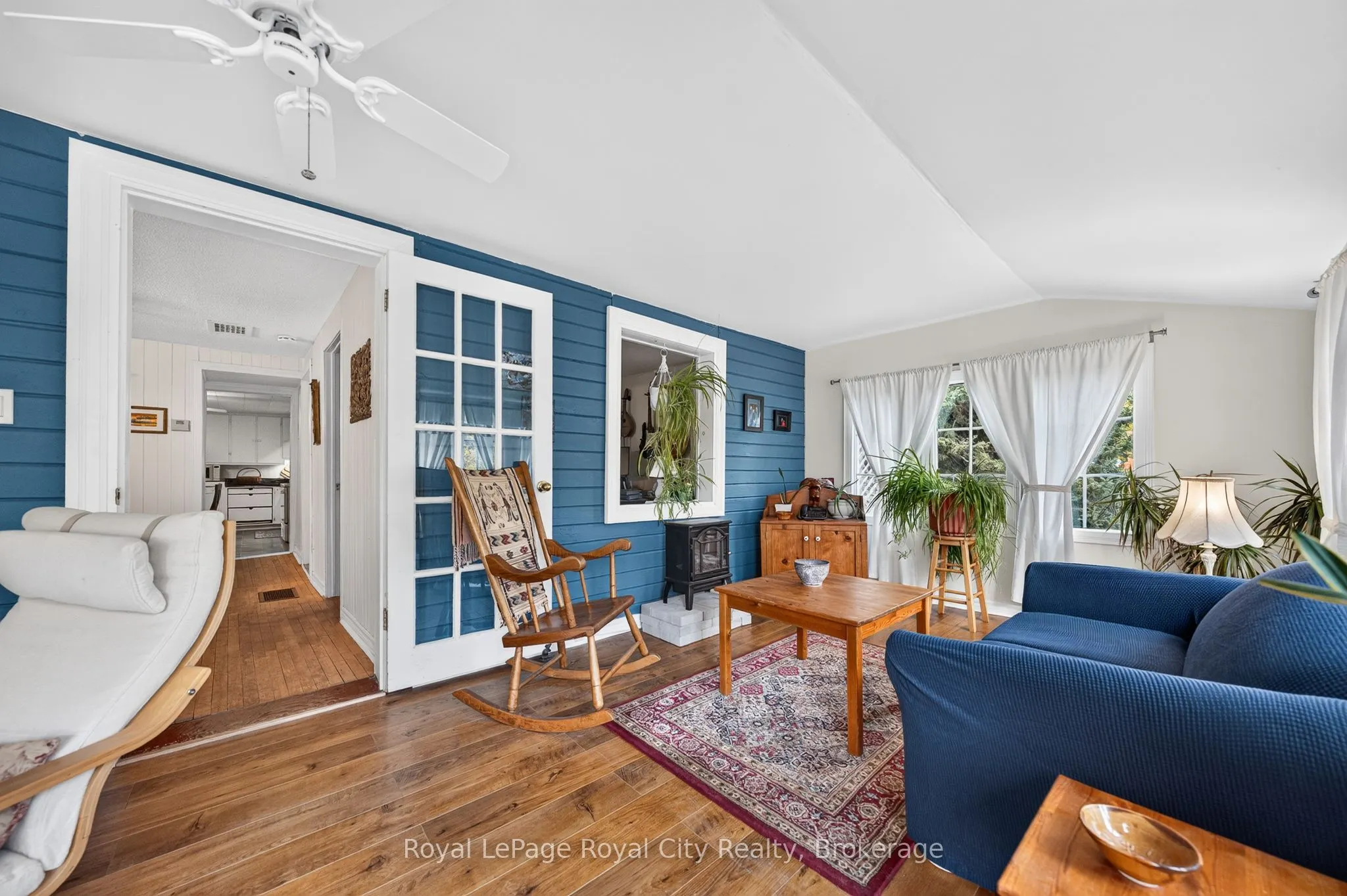 601 St Andrew Street E