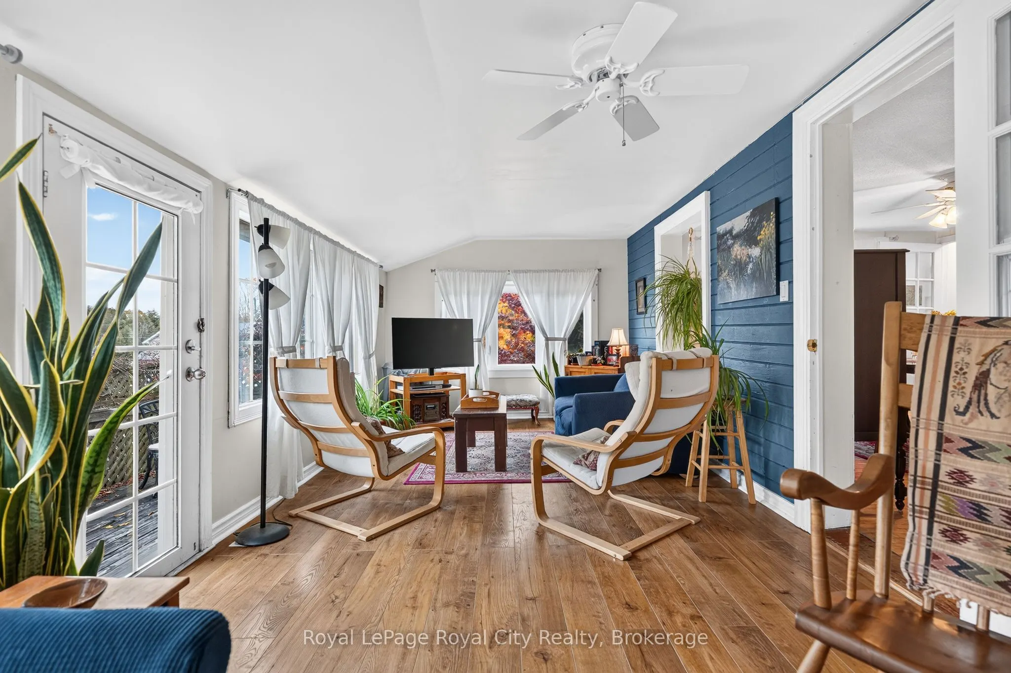 601 St Andrew Street E