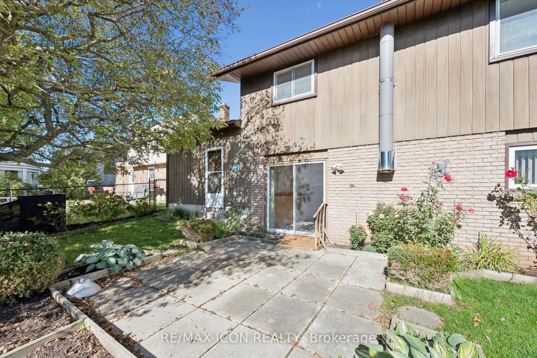 43 Lewis Crescent