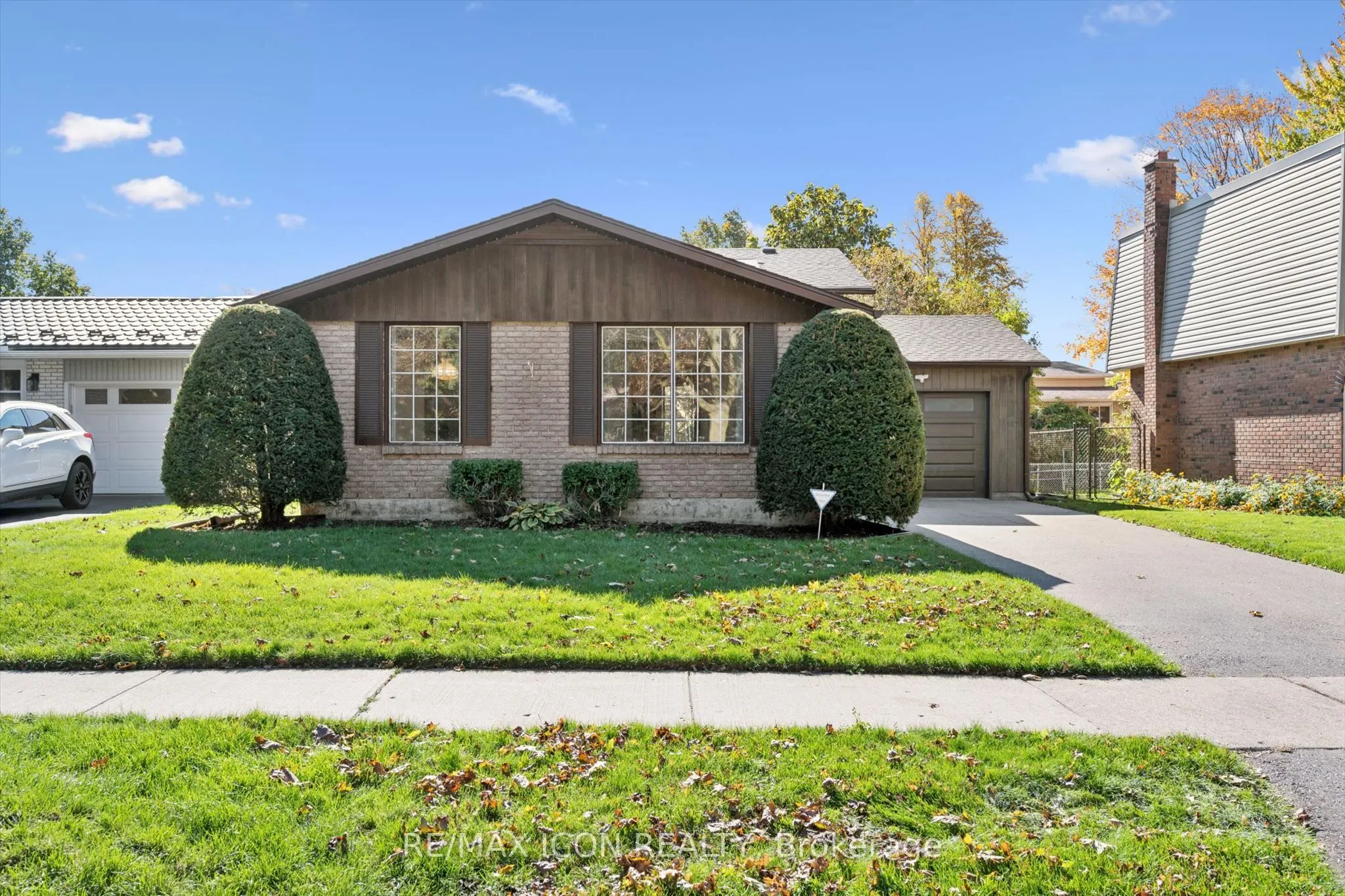 43 Lewis Crescent