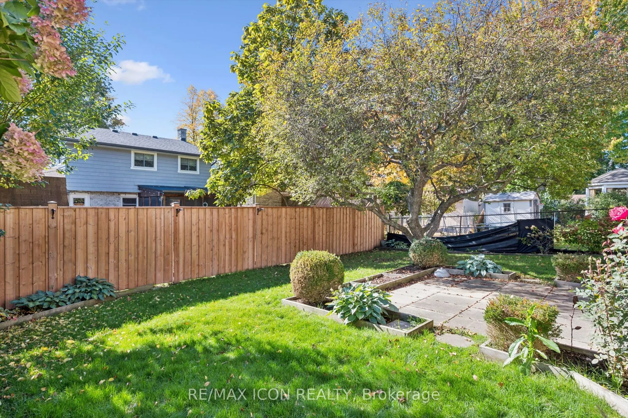 43 Lewis Crescent