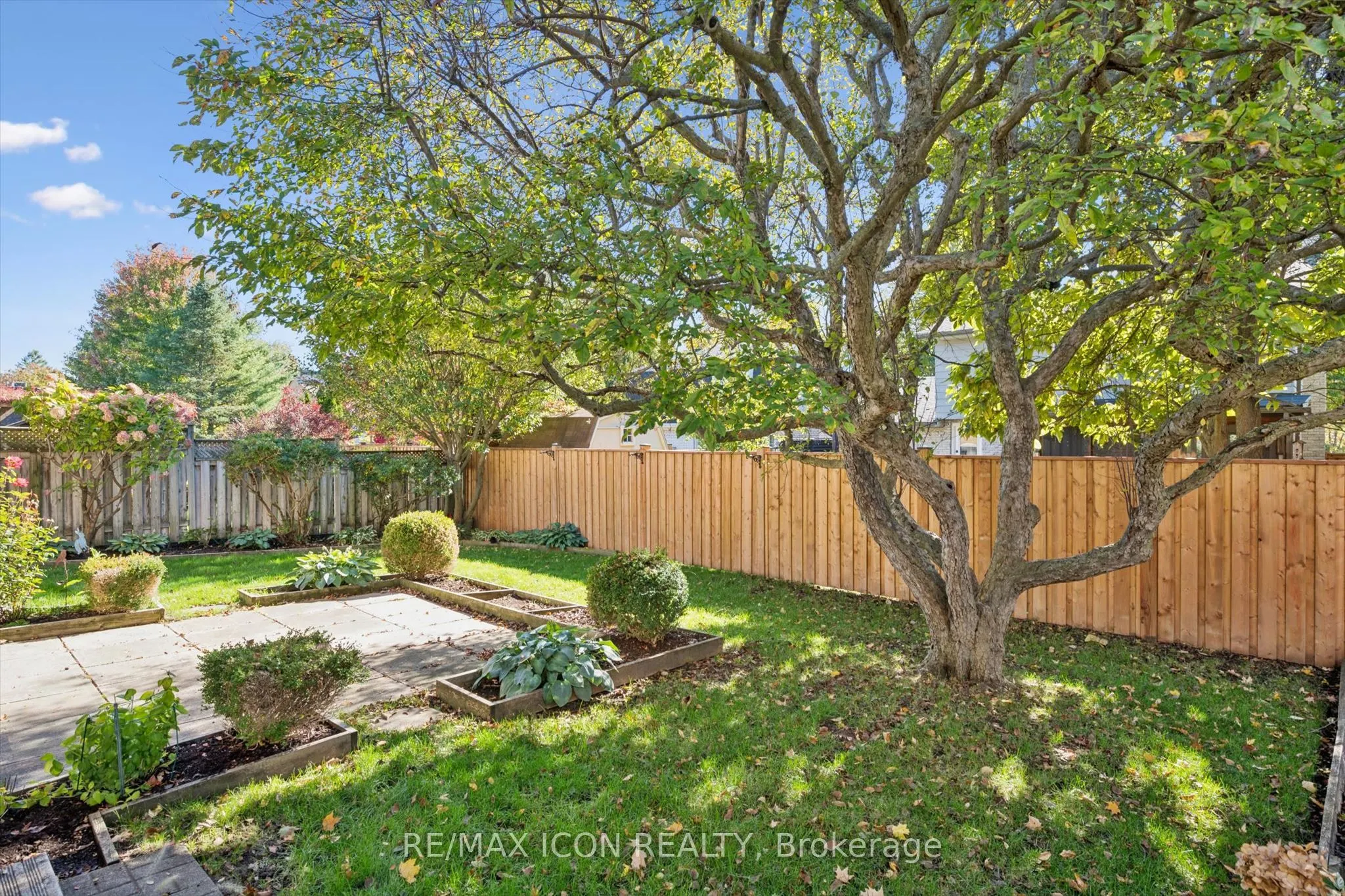 43 Lewis Crescent