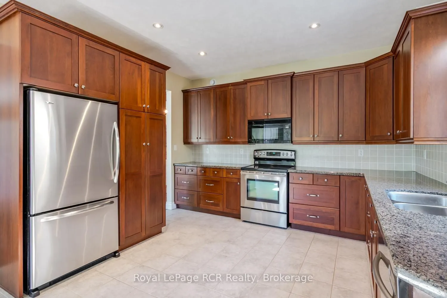221 EMERALD DR Drive