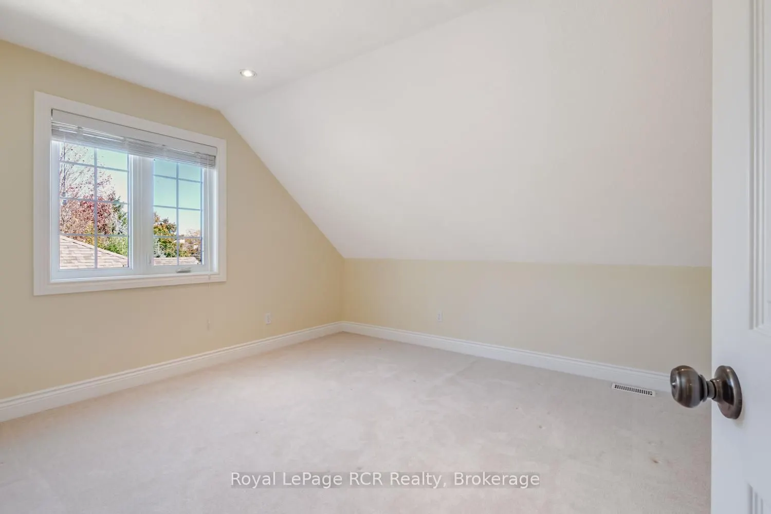 221 EMERALD DR Drive