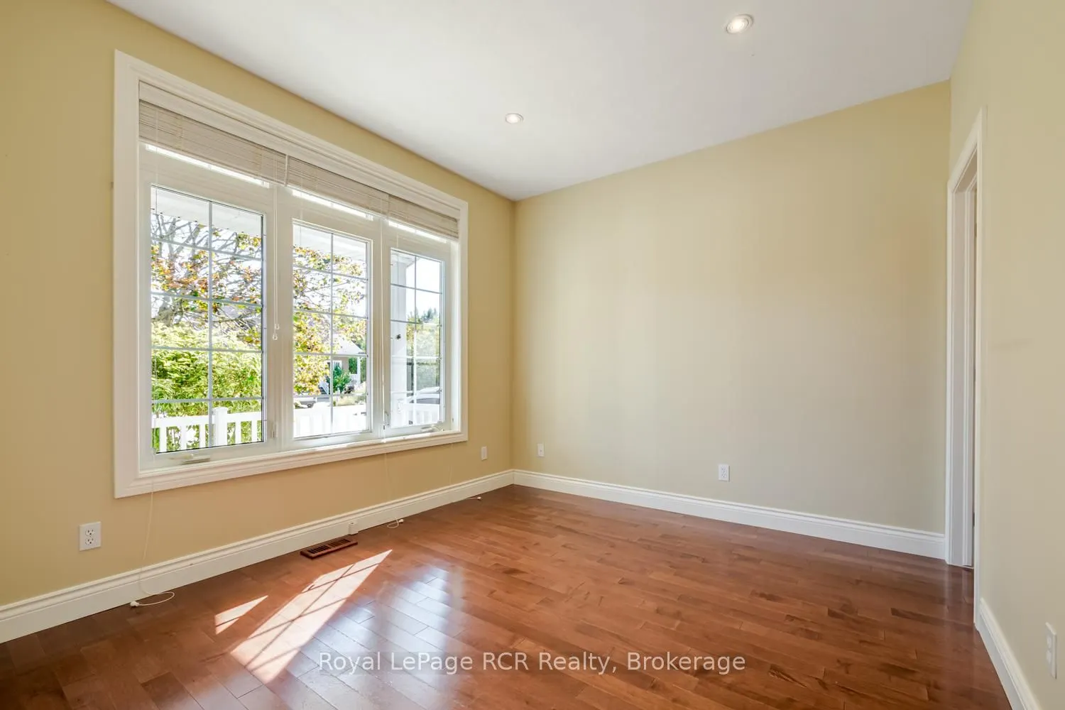 221 EMERALD DR Drive