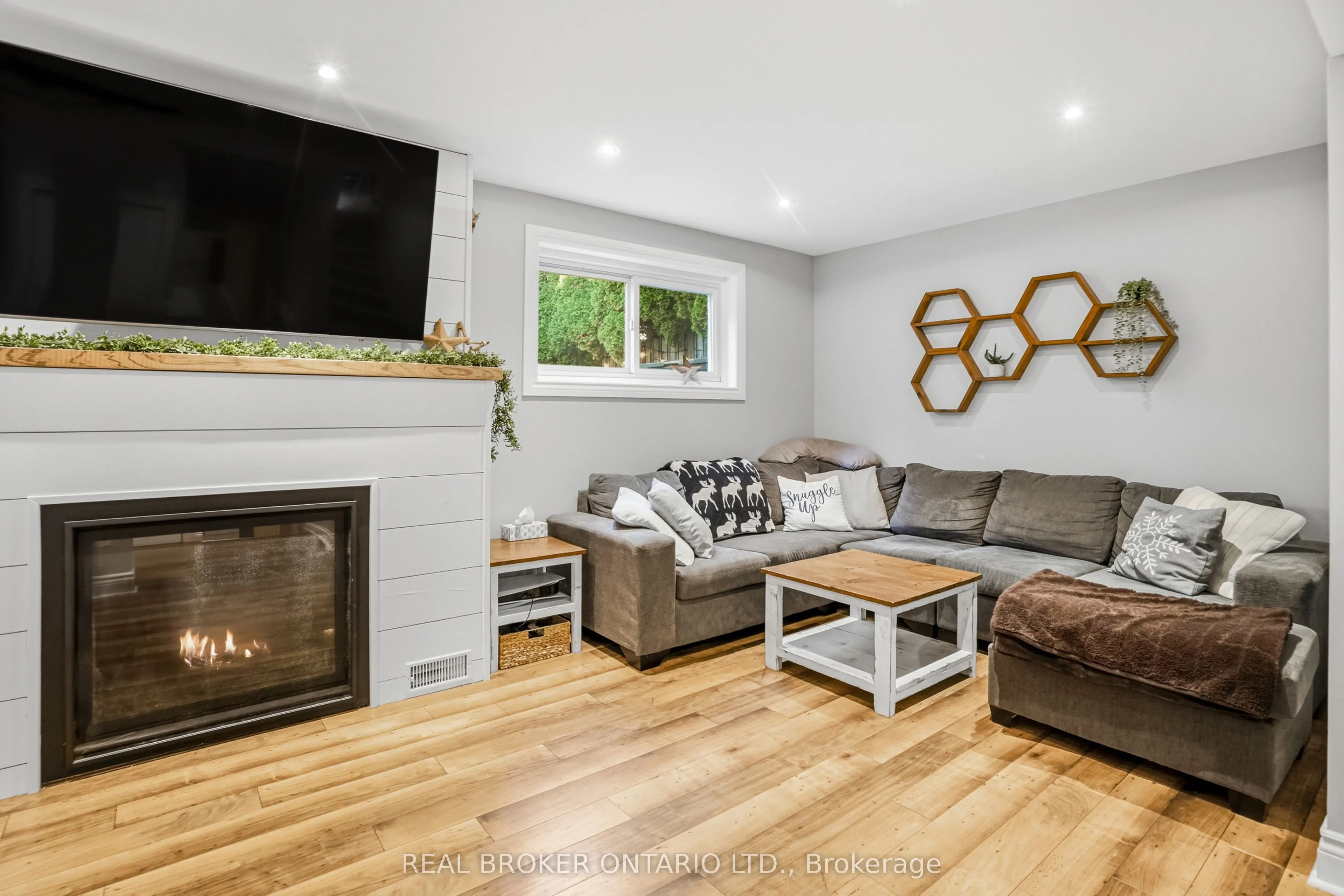 43 Shoreline Drive