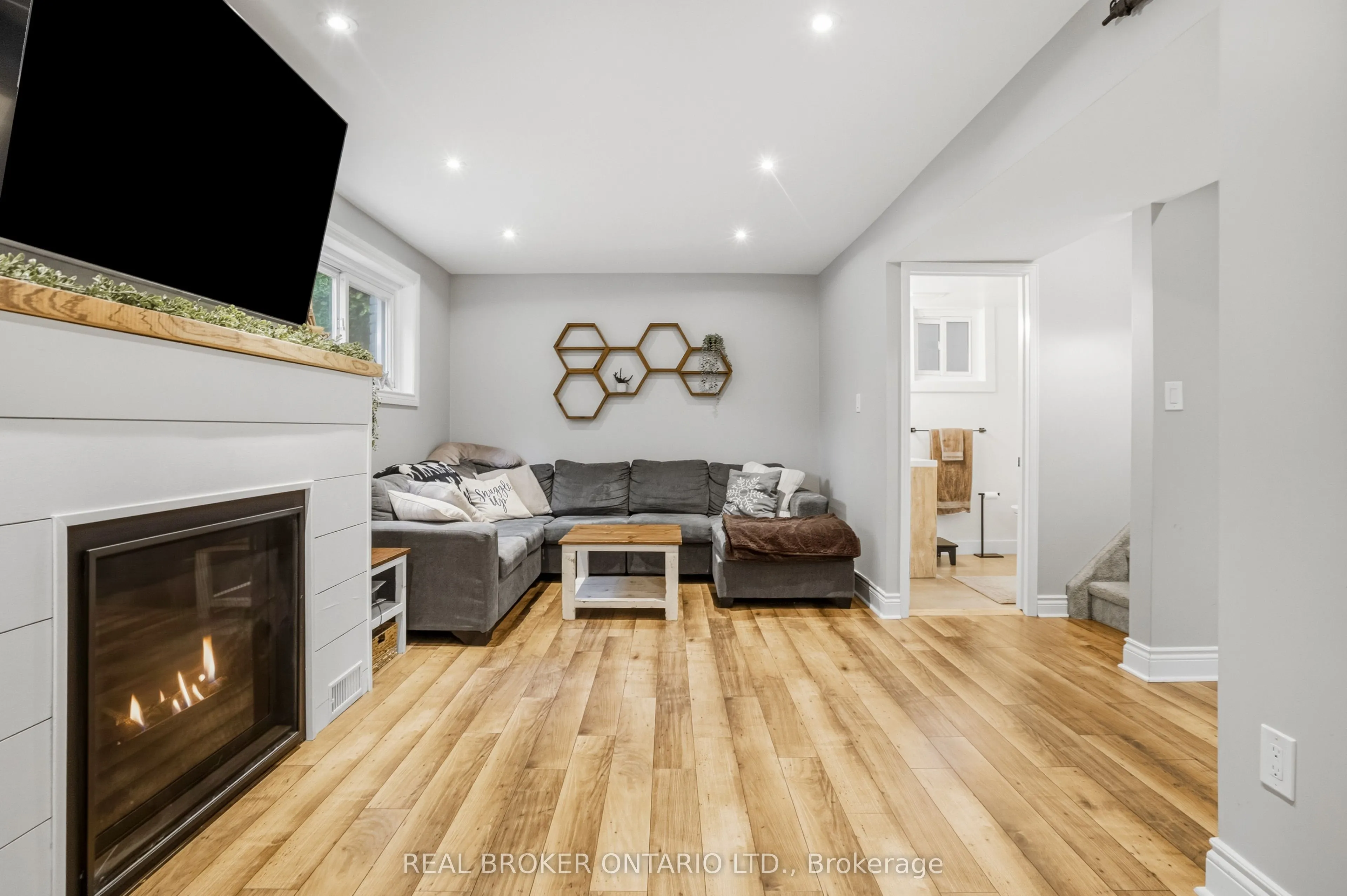 43 Shoreline Drive