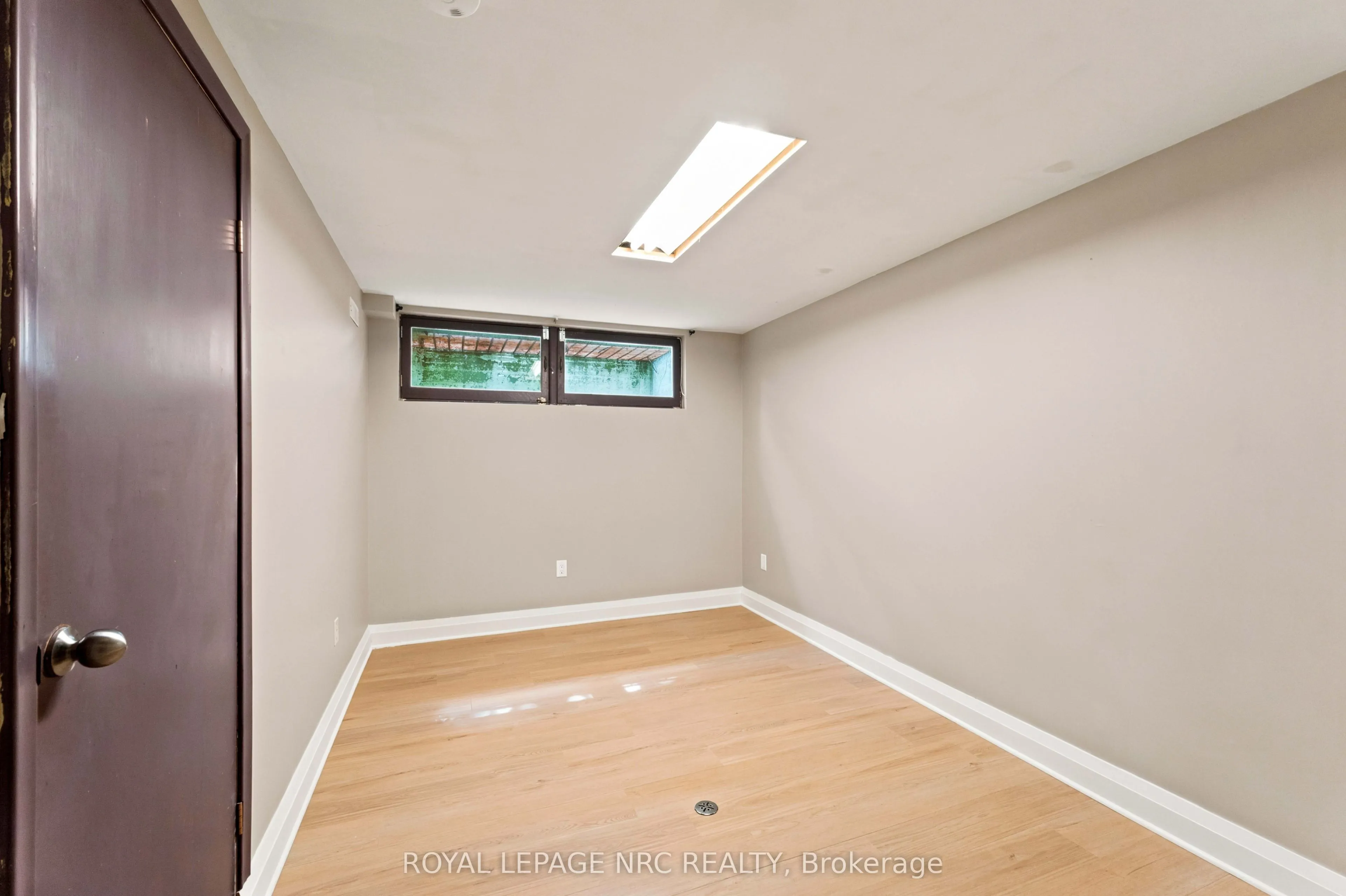 45 Woodcroft Crescent