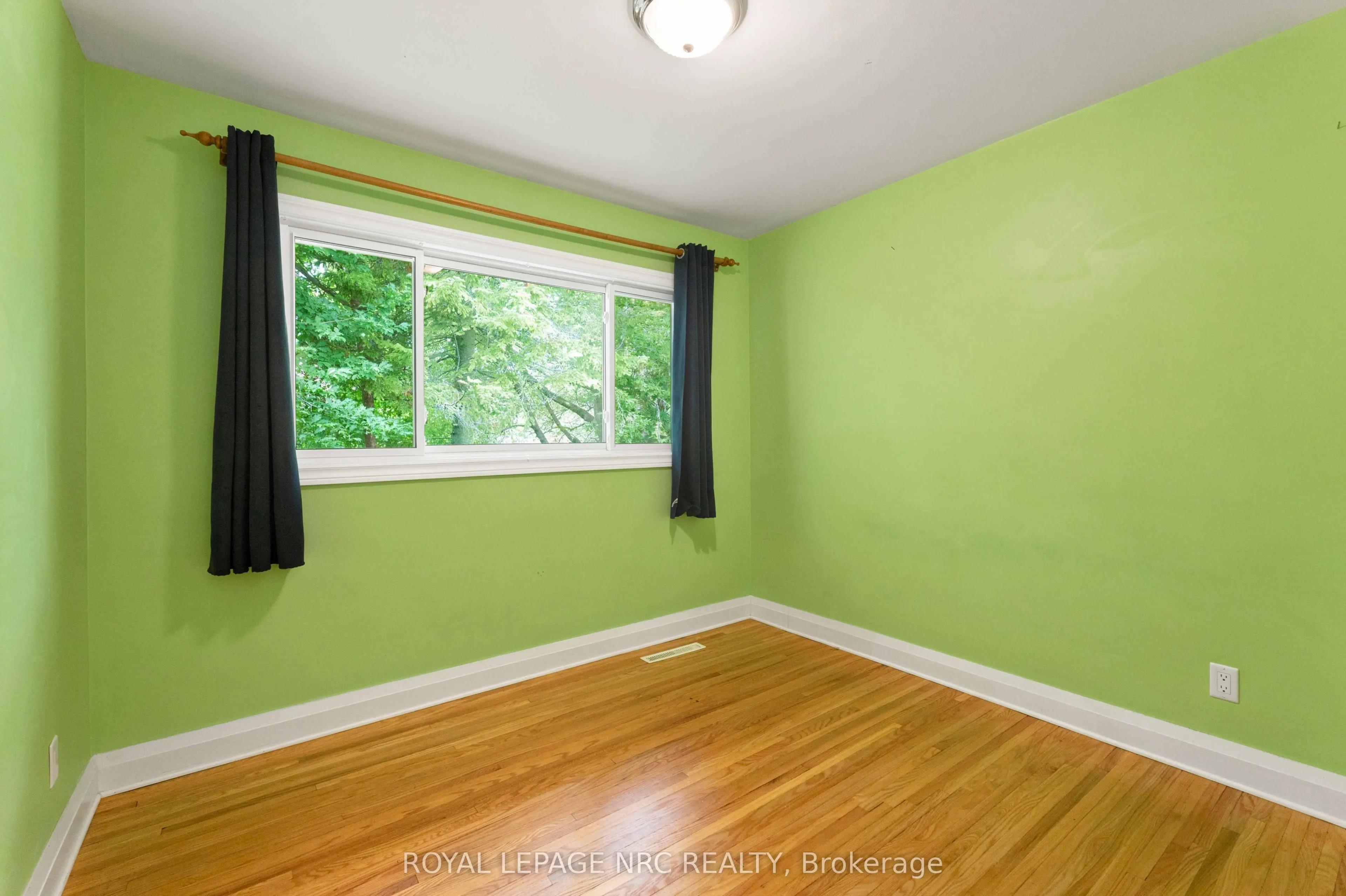 45 Woodcroft Crescent