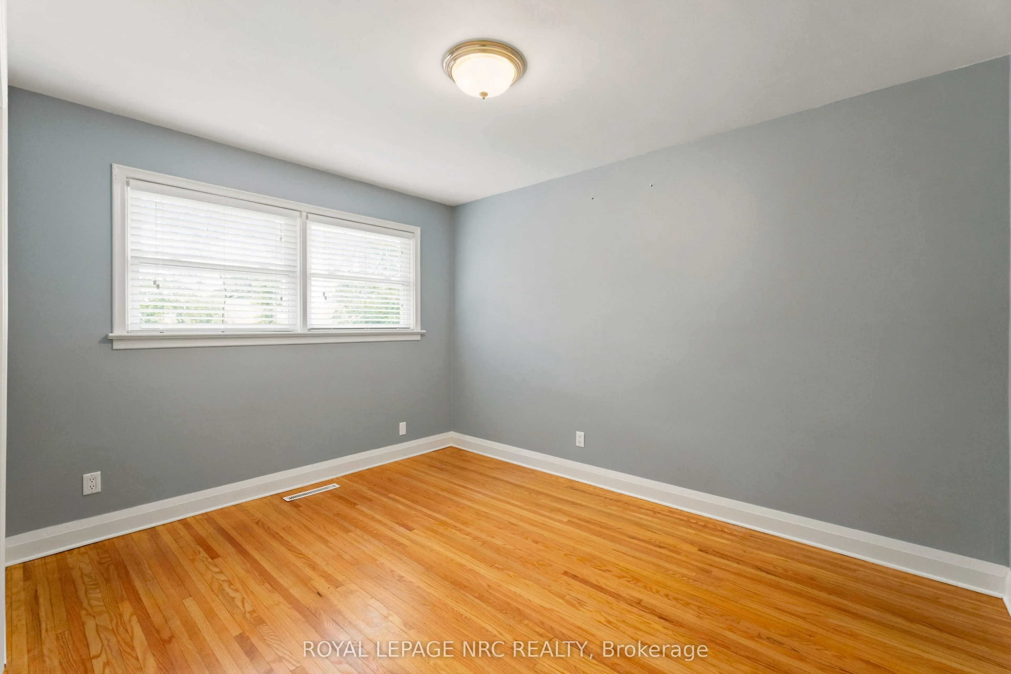 45 Woodcroft Crescent