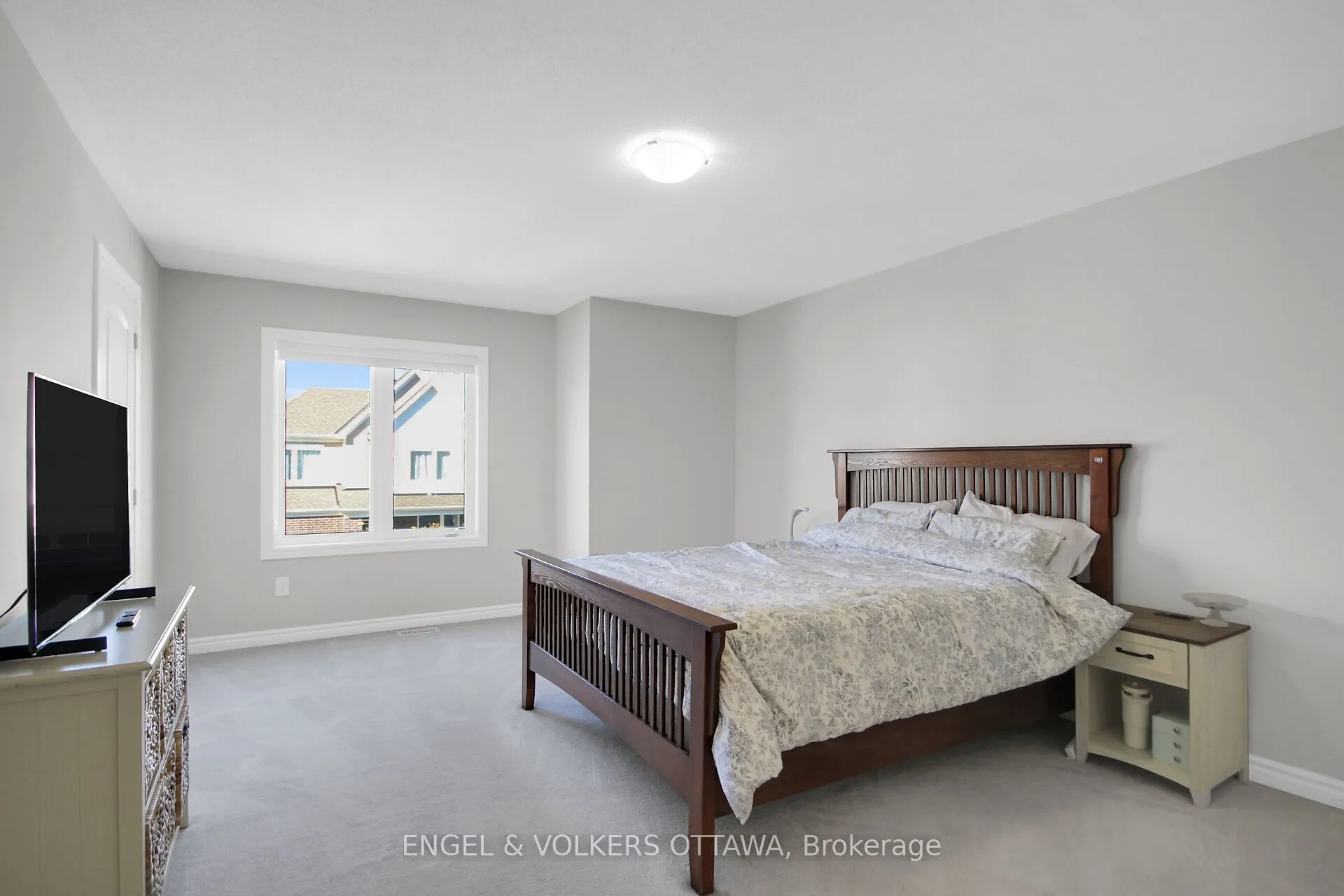 510 Sturnidae Street
