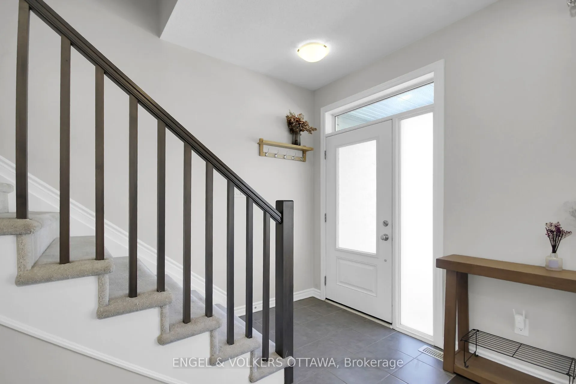 510 Sturnidae Street