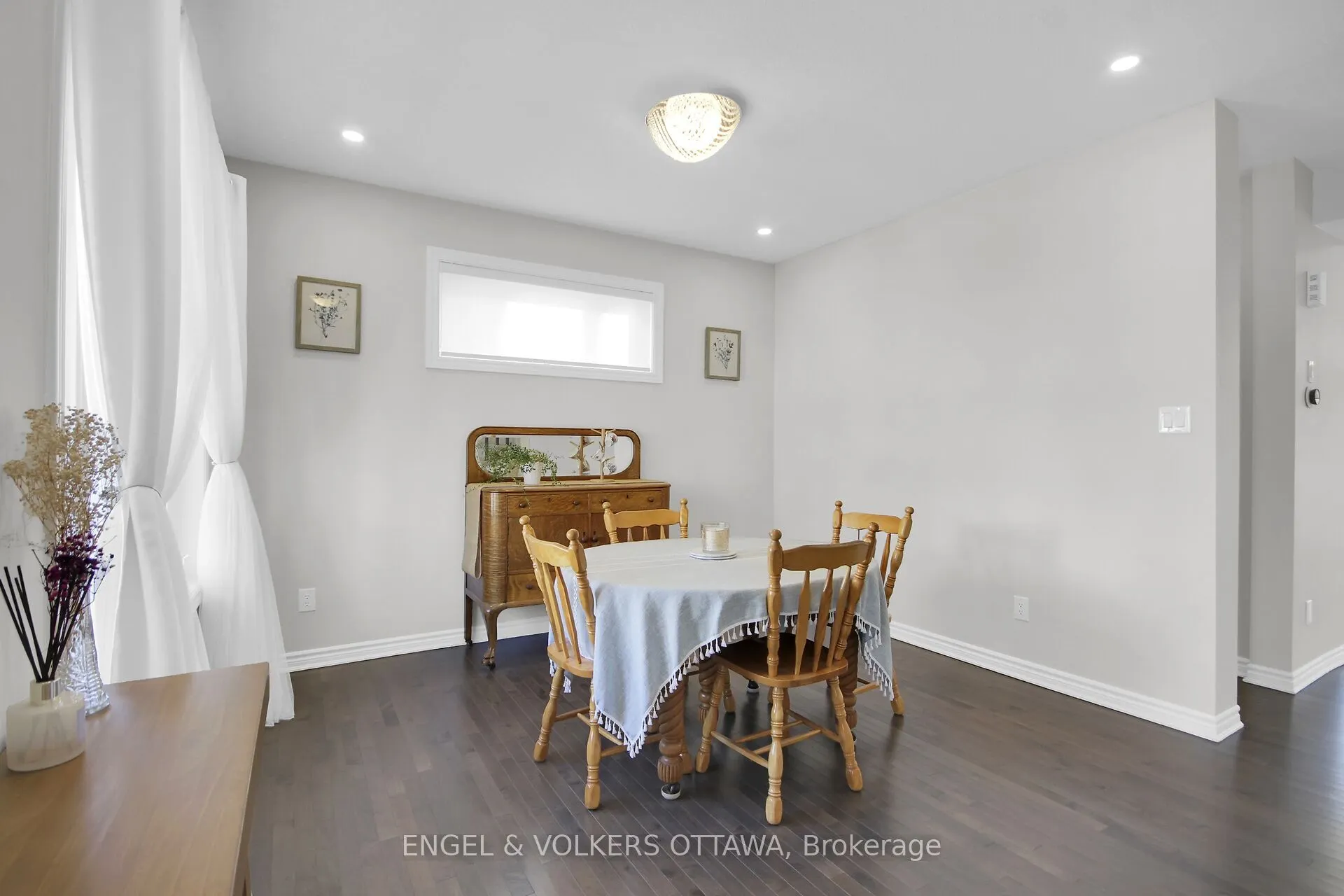 510 Sturnidae Street