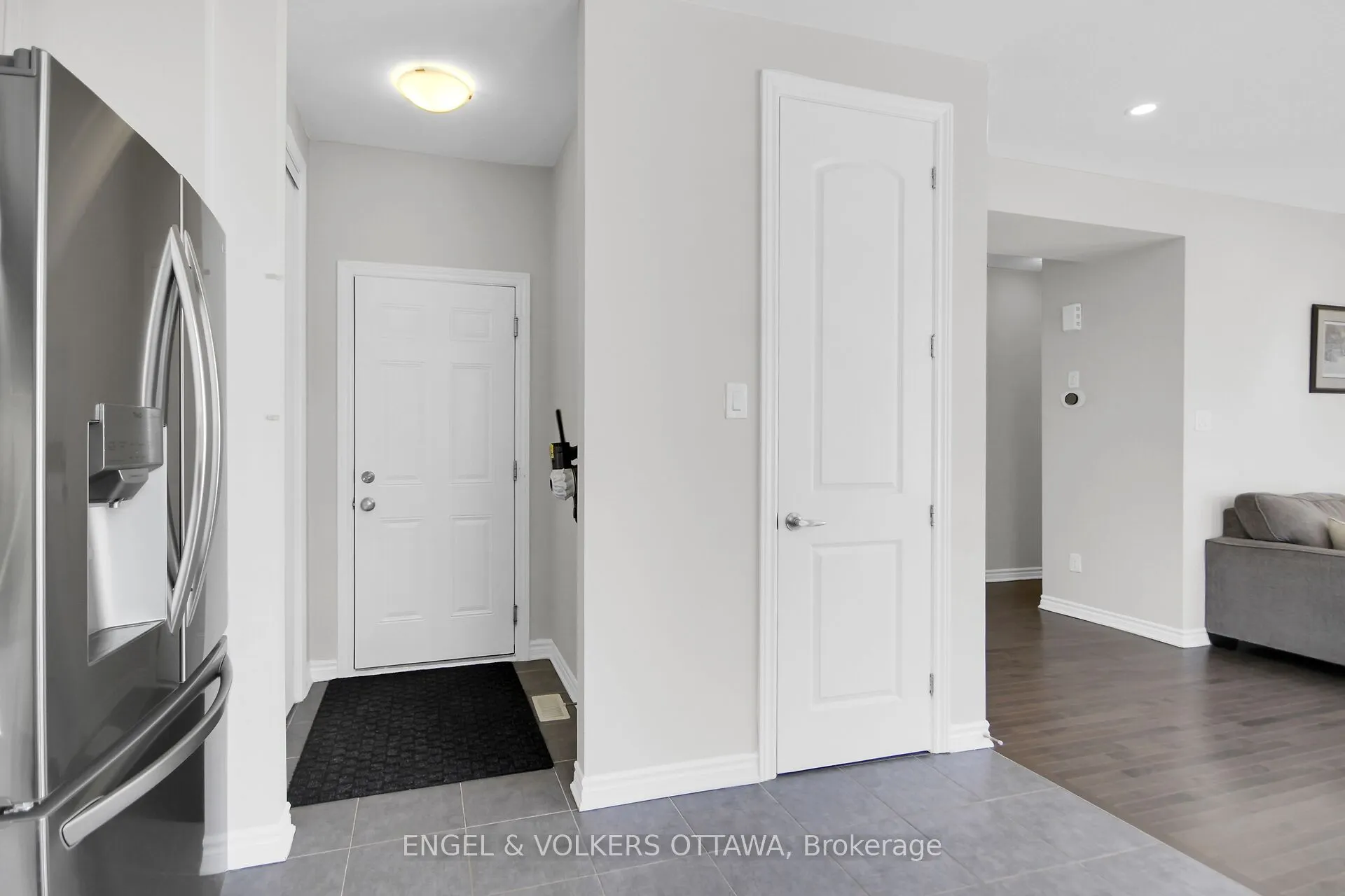 510 Sturnidae Street