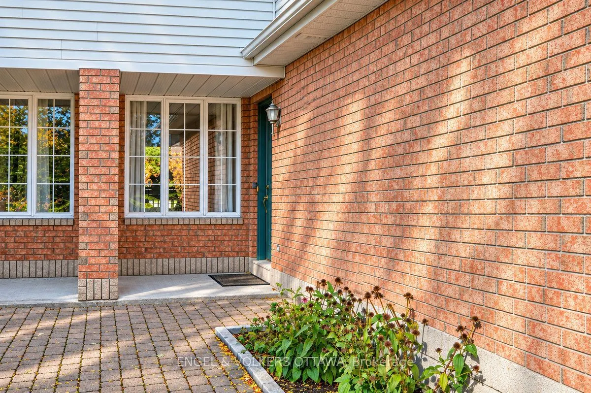 154 College Circle