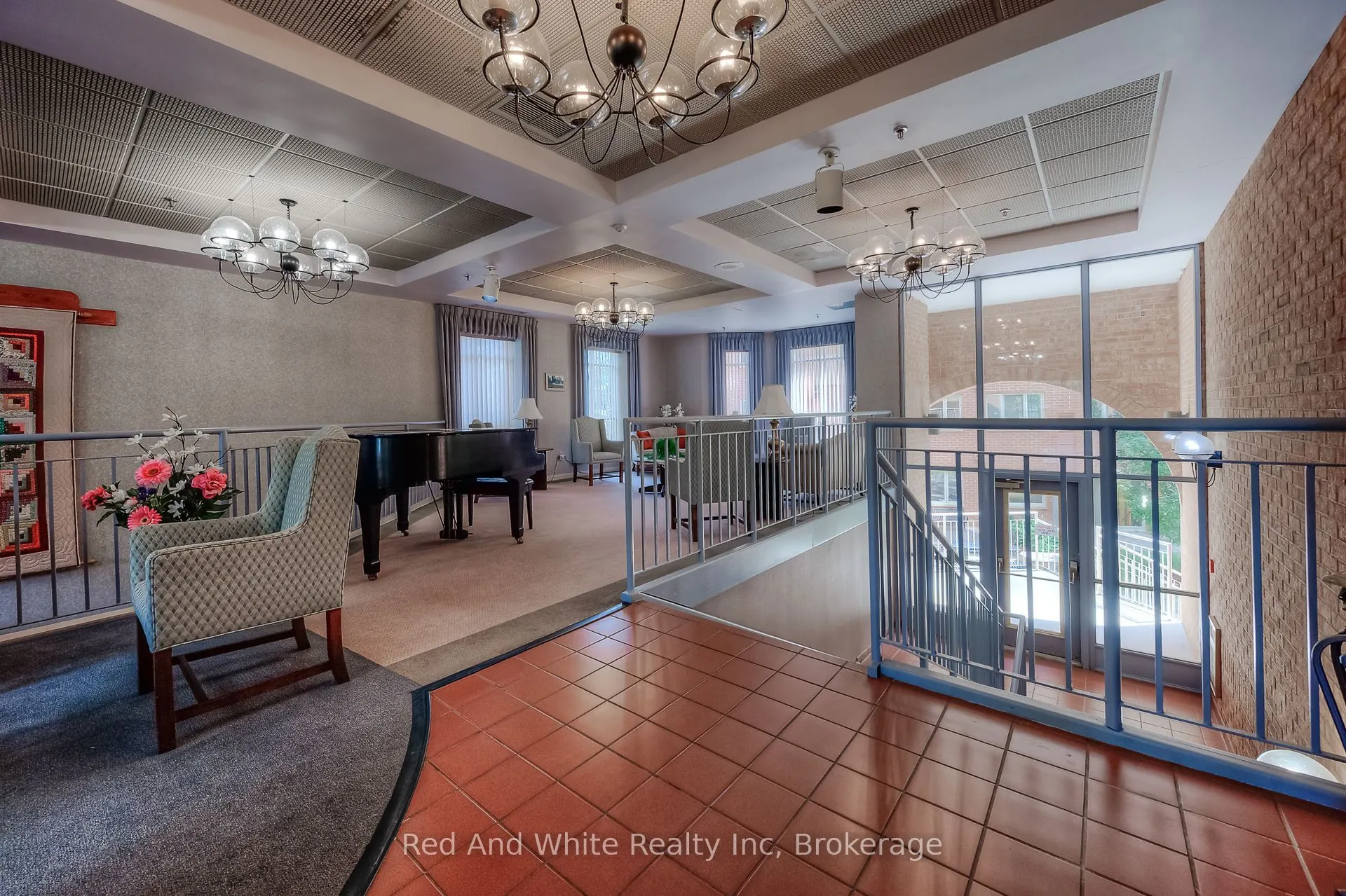 1414 King Street E #802