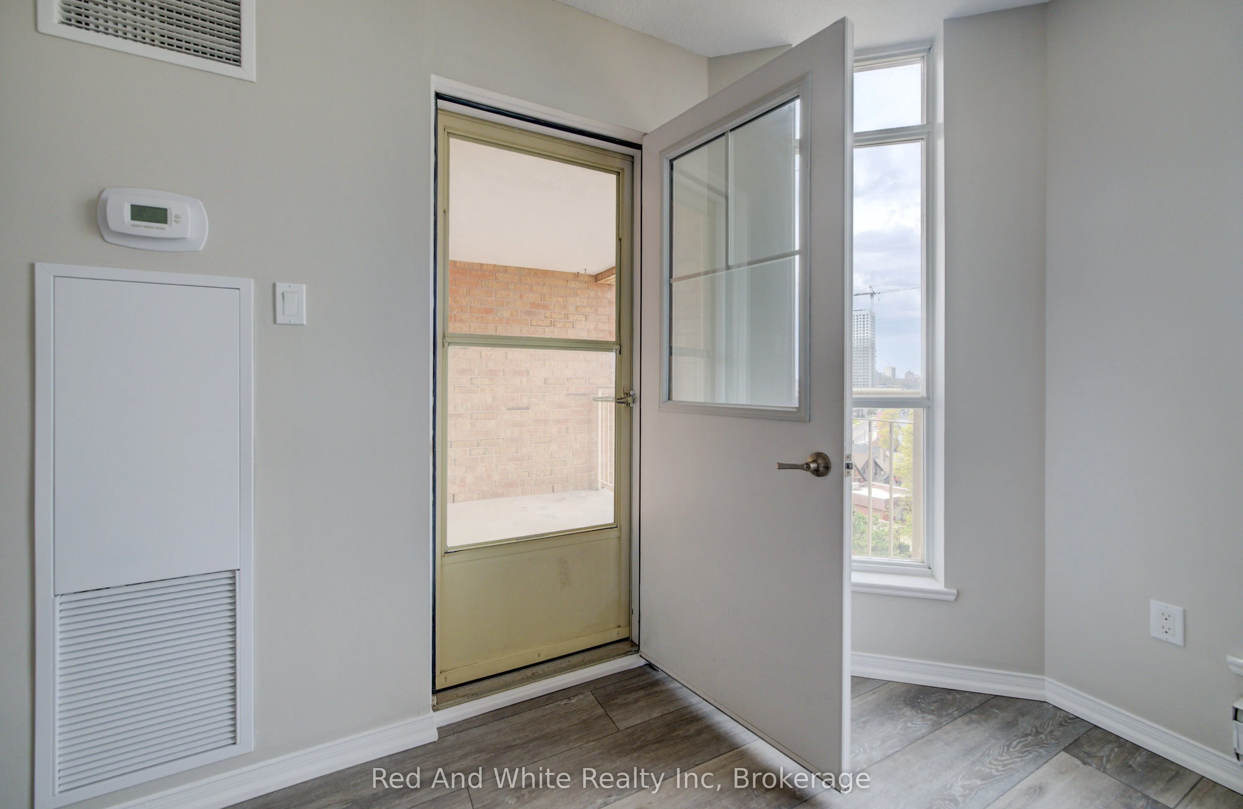 1414 King Street E #802