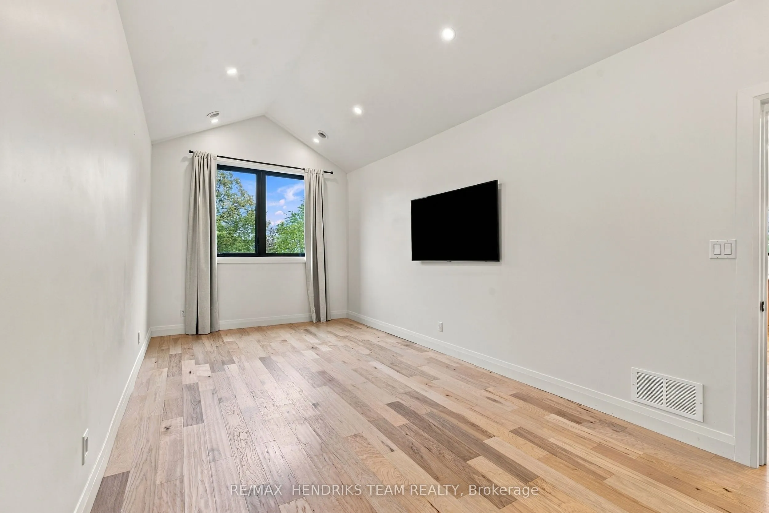 94 Bellingham Drive