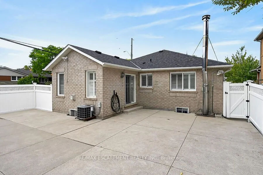 166 Toby Crescent