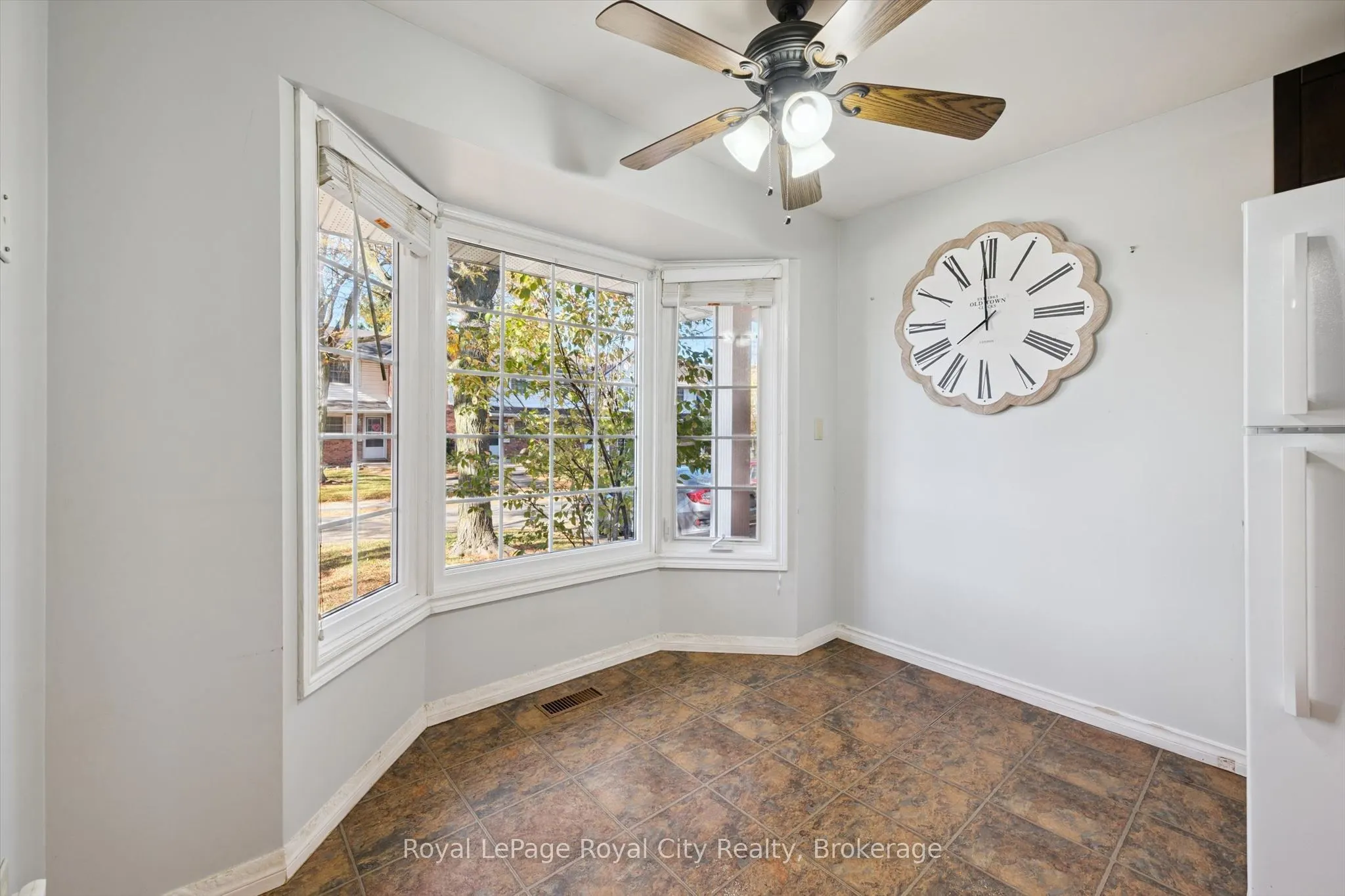 129 Victoria Road N #48